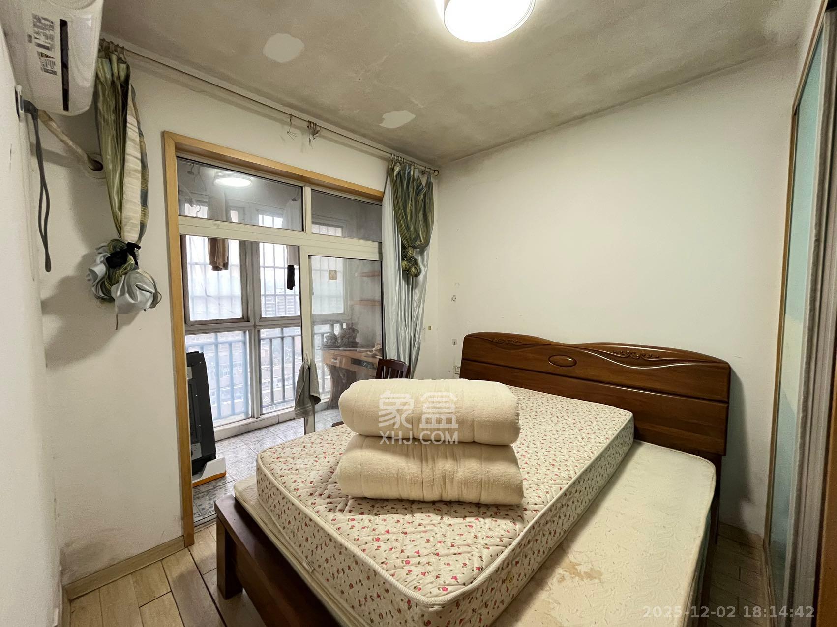 一品东庭 3室2厅2卫 2600.0元/月 一品东庭 3室2厅2卫 2600.0元/月室内图