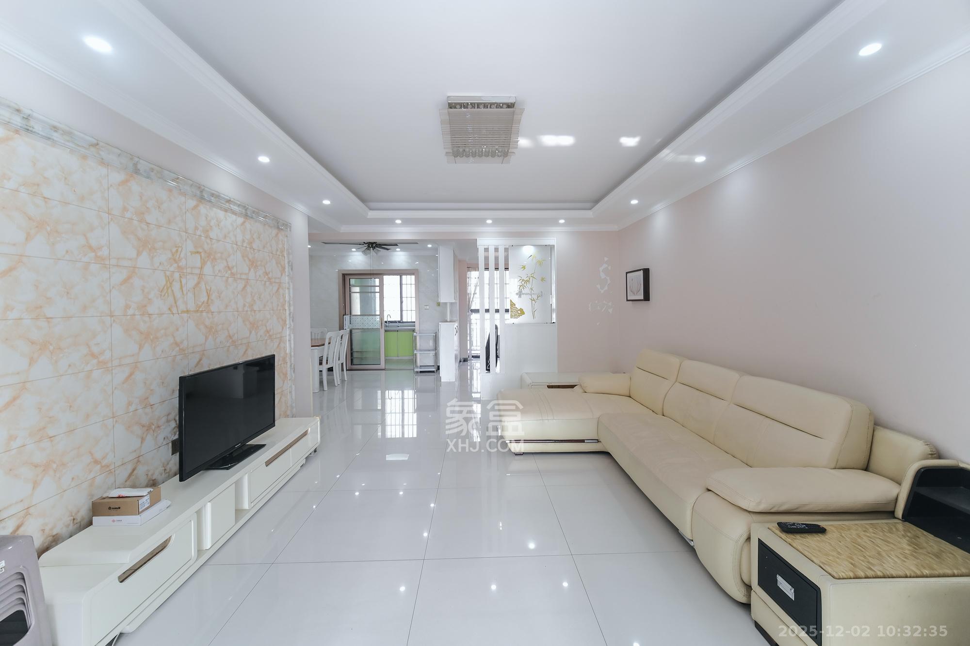 丰源国际  3室2厅2卫    76.0万