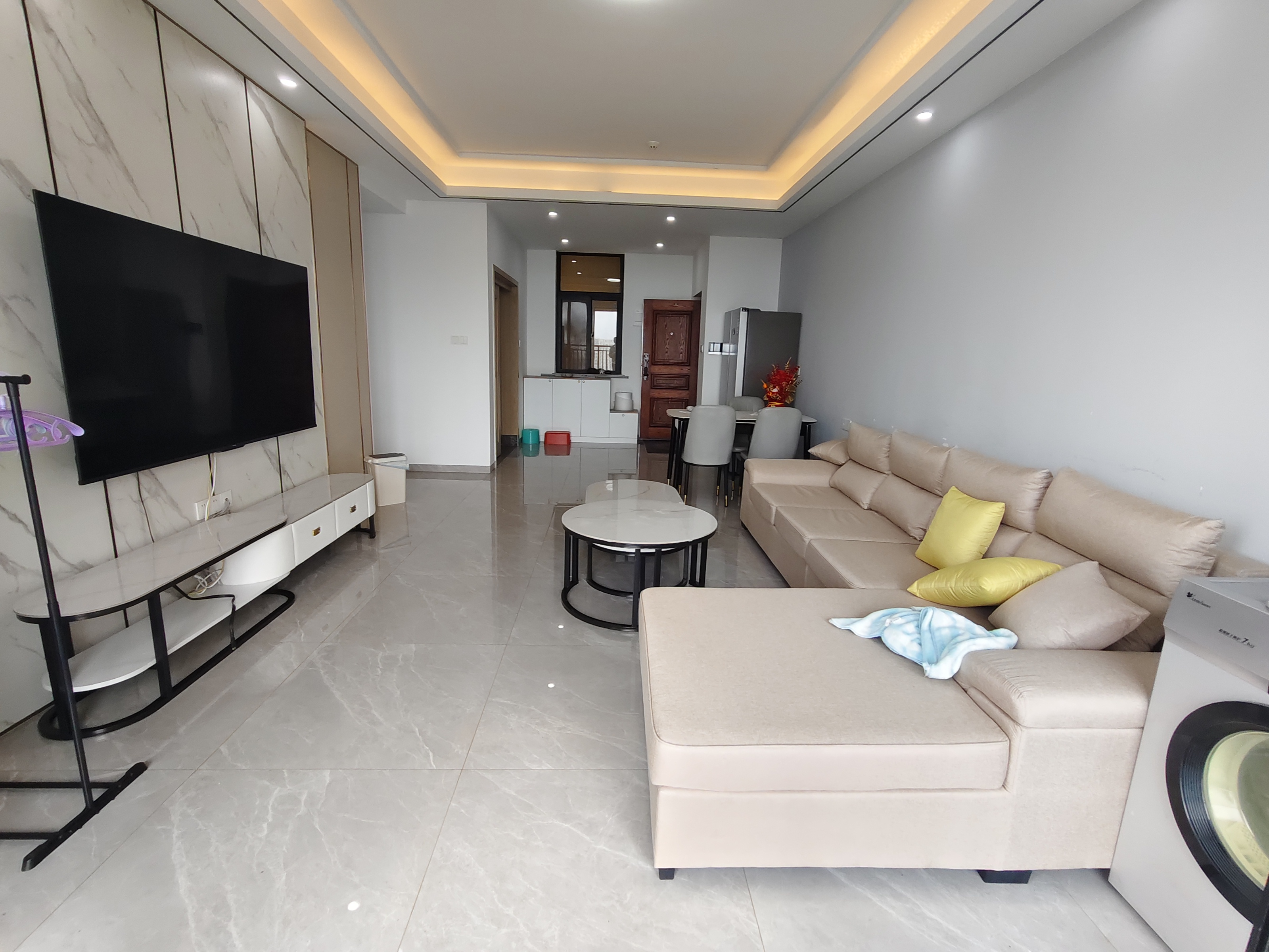 滨江世纪佳城（南院）  3室2厅2卫    3200.0元/月