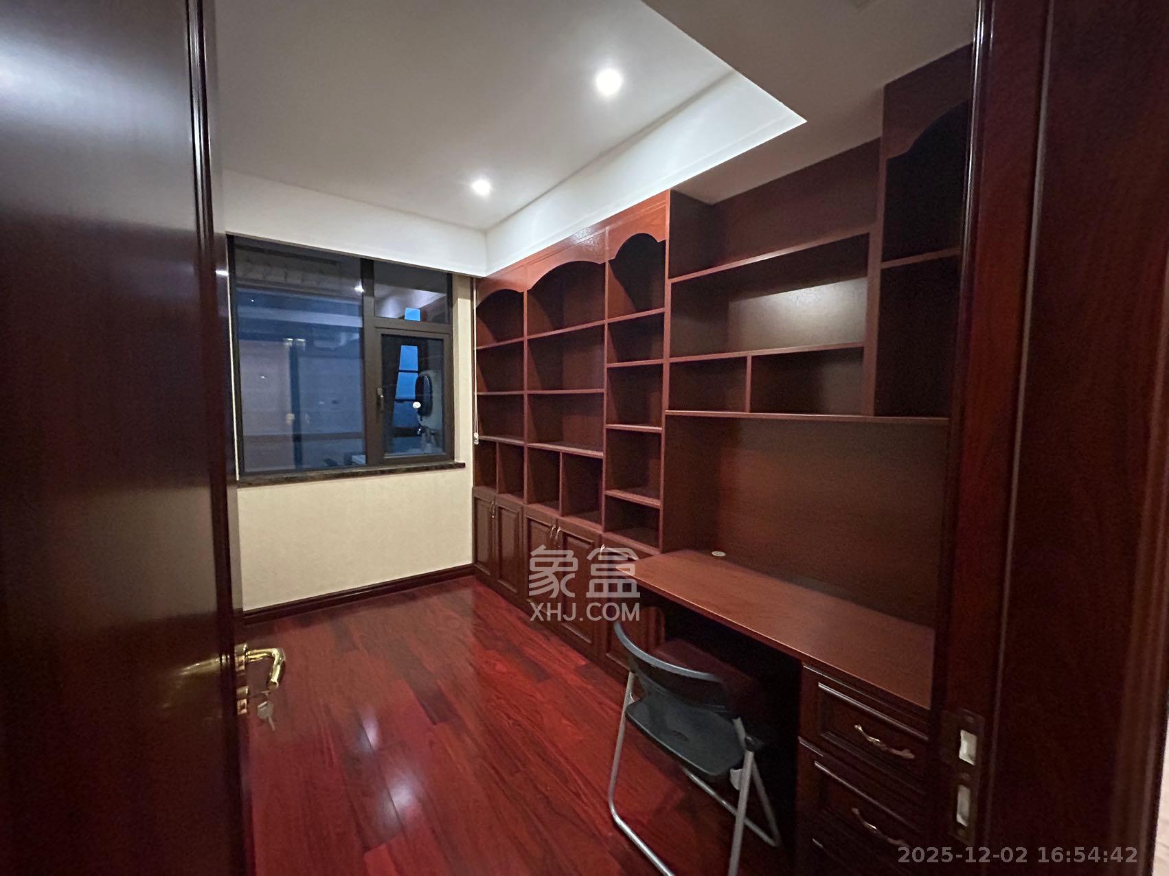 运达中央广场一、二期  3室2厅2卫    7500.0元/月室内图