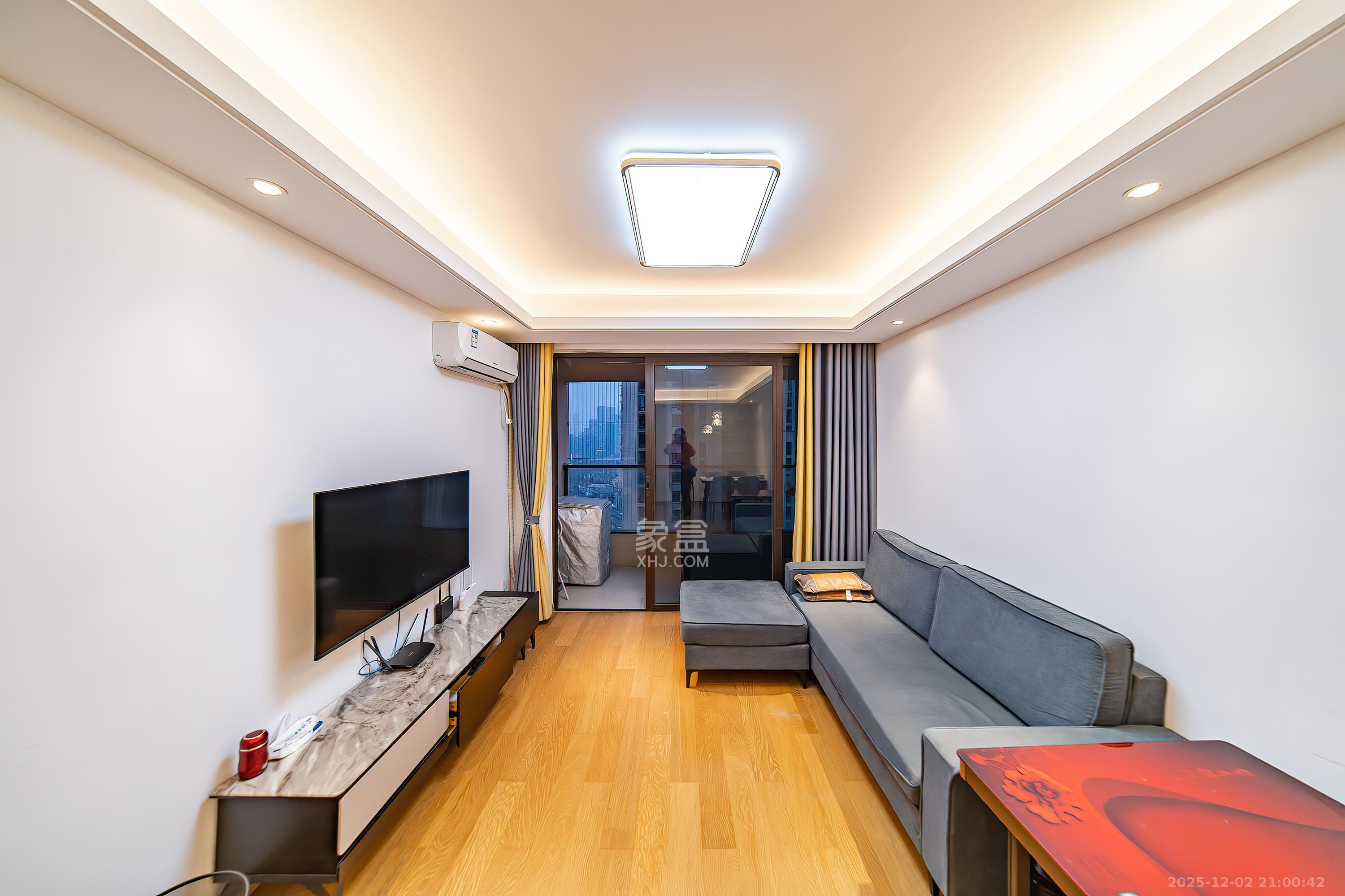 新力紫园 3室2厅1卫 92.0万 新力紫园 3室2厅1卫 92.0万客厅