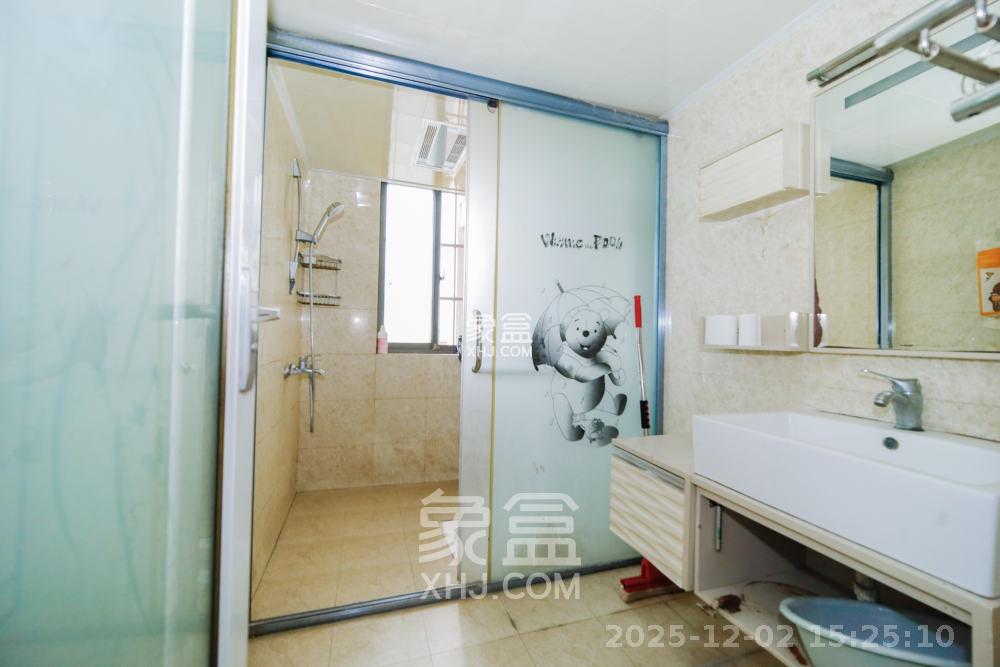 上海城小区 4室2厅2卫 2400.0元/月 上海城小区 4室2厅2卫 2400.0元/月室内图