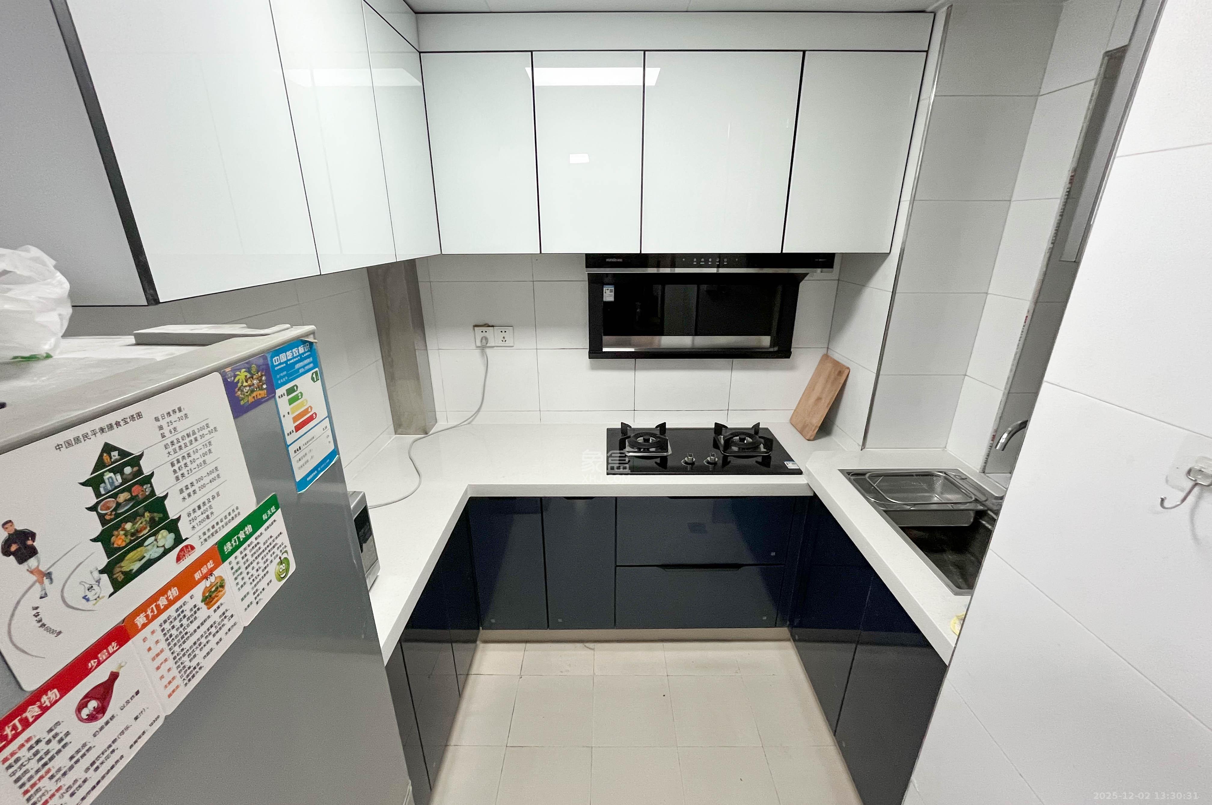 高信向日葵  3室2厅2卫    88.0万厨房