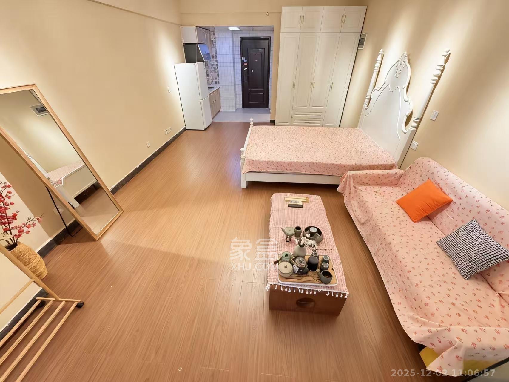 七彩丽都 1室1厅1卫 2000.0元/月 七彩丽都 1室1厅1卫 2000.0元/月室内图