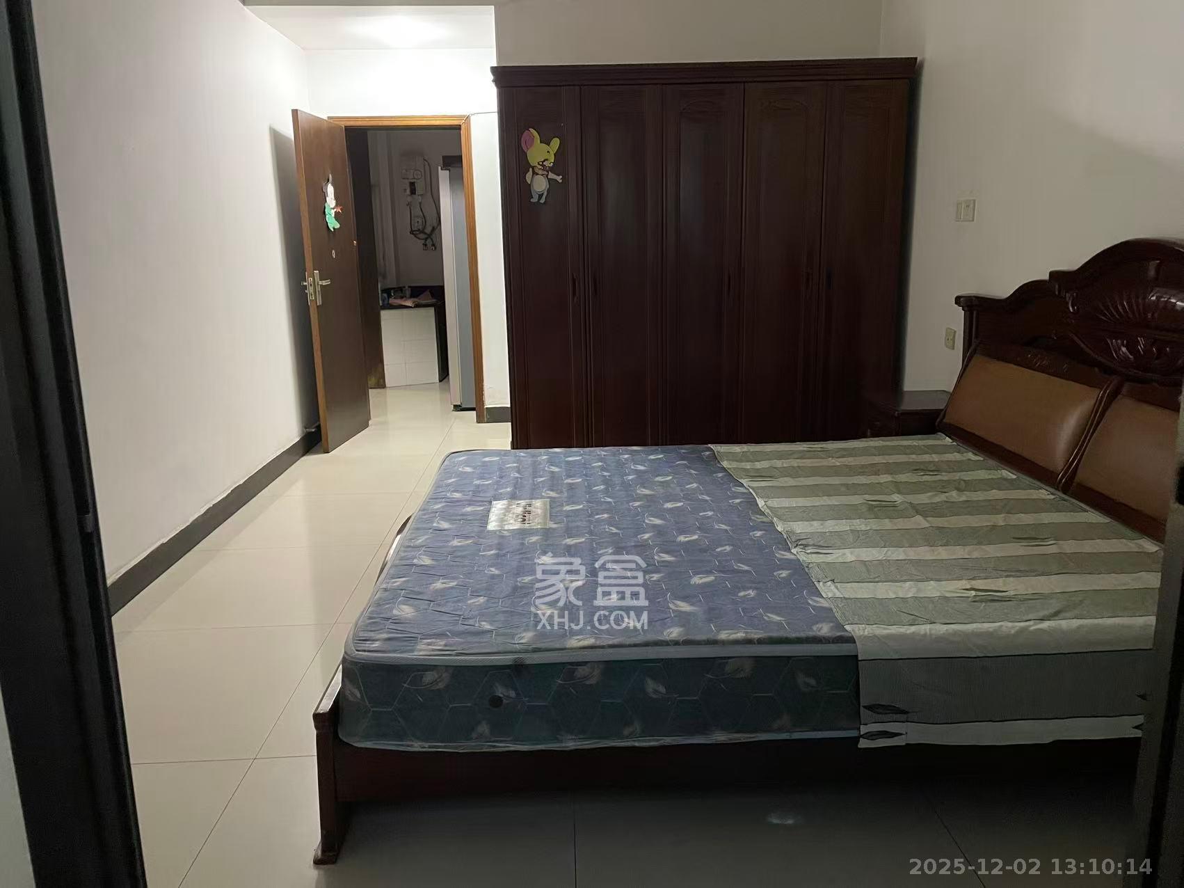 莲湖大厦  3室2厅2卫    3500.0元/月室内图