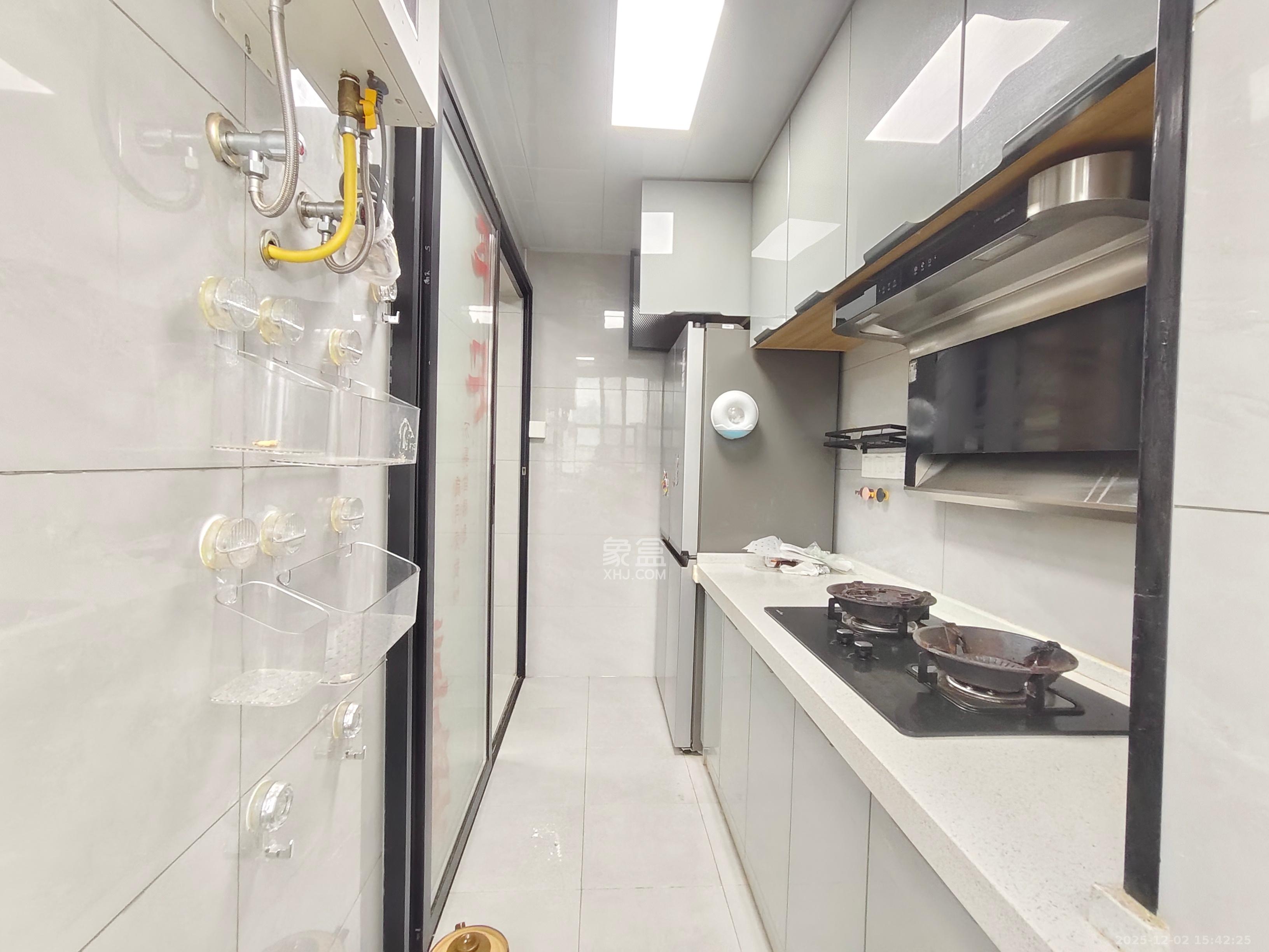 蔷薇国际  2室2厅1卫    2000.0元/月室内图