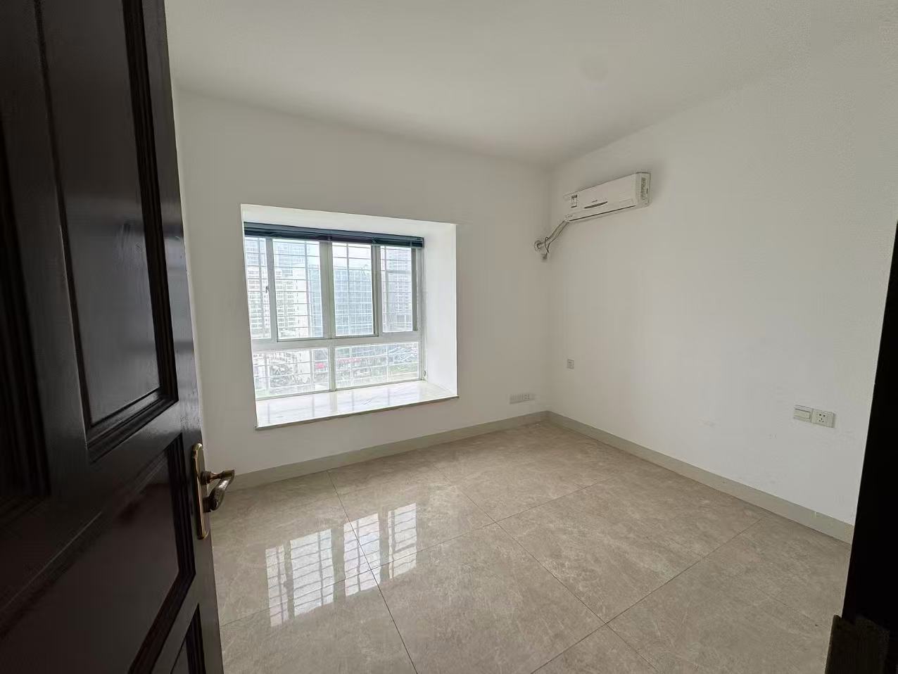 法苑里  3室2厅1卫    3500.0元/月室内图