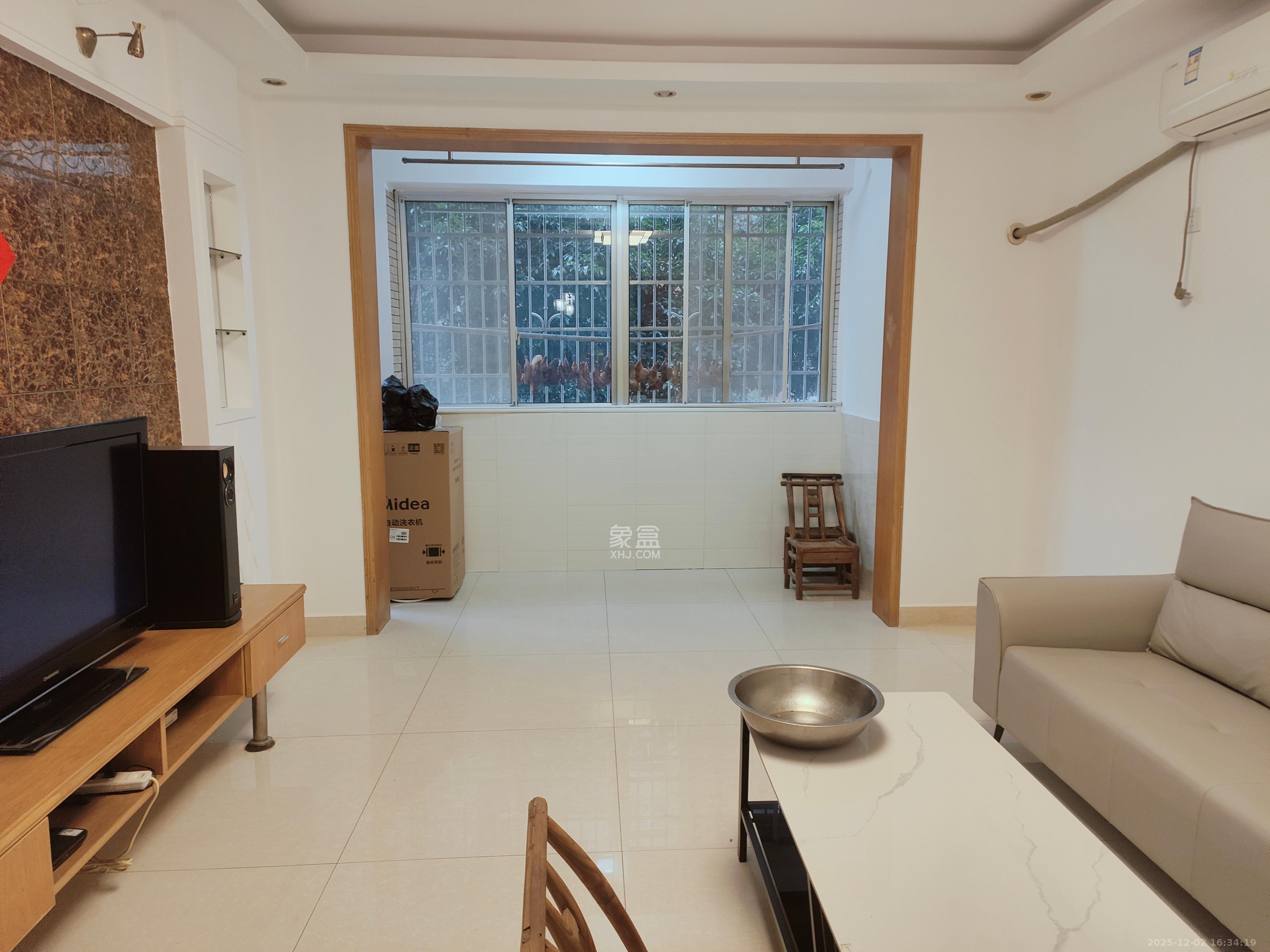 先锋新宇  2室2厅1卫    1700.0元/月