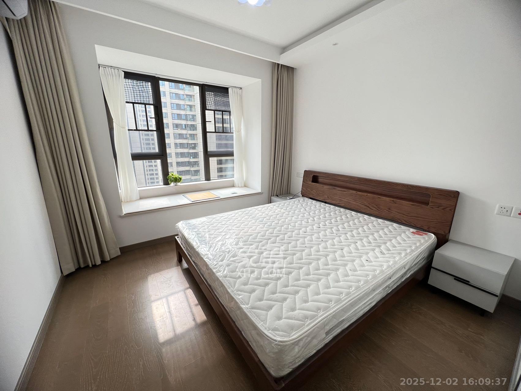 龙湖铂金中心（龙湖春江郦城）  3室2厅1卫    4500.0元/月室内图