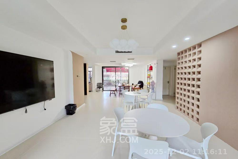 华晨国际公馆  3室2厅1卫    5000.0元/月室内图