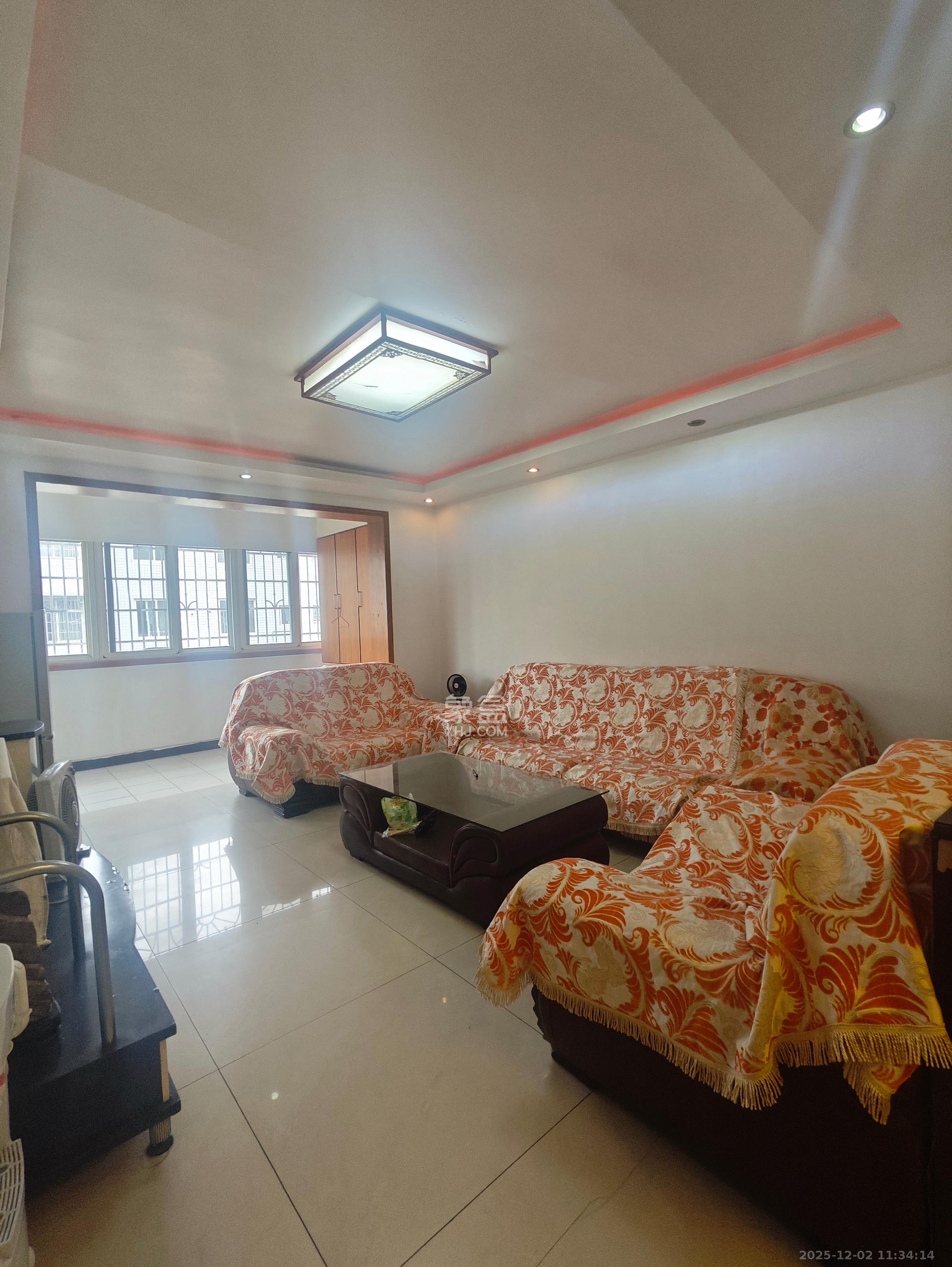 绿荫家园 3室1厅2卫 1800.0元/月 绿荫家园 3室1厅2卫 1800.0元/月室内图