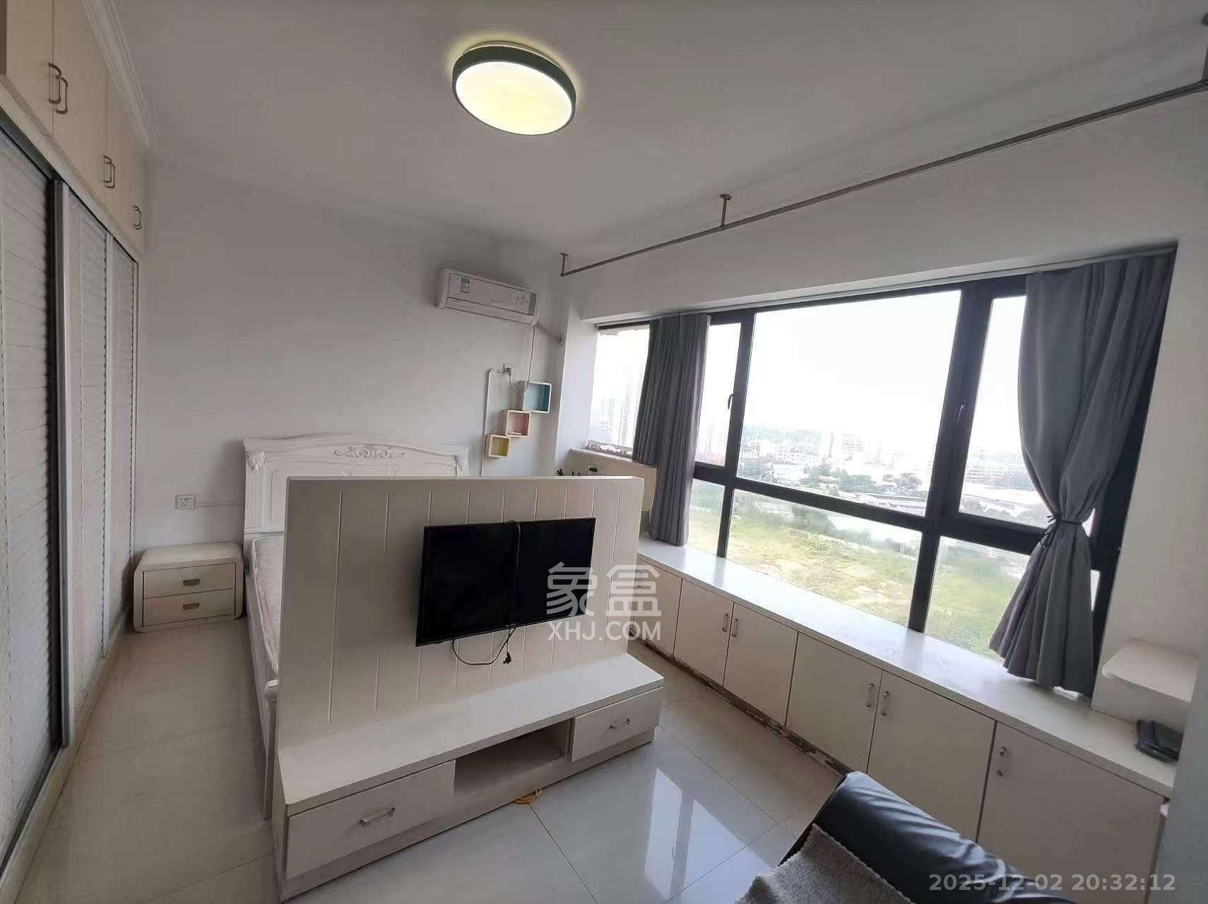 麓谷明珠  1室0厅1卫    1300.0元/月