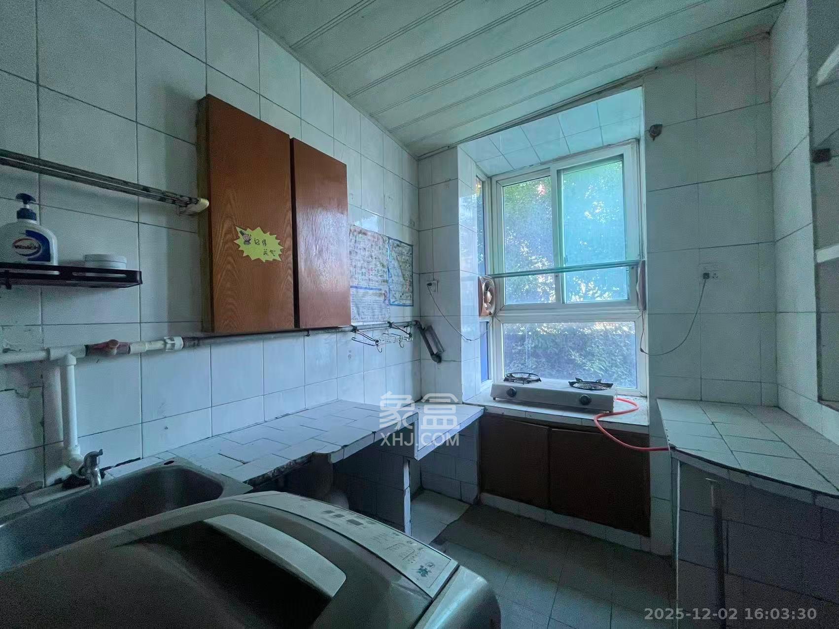 化油器厂宿舍 2室1厅1卫 1500.0元/月 化油器厂宿舍 2室1厅1卫 1500.0元/月室内图