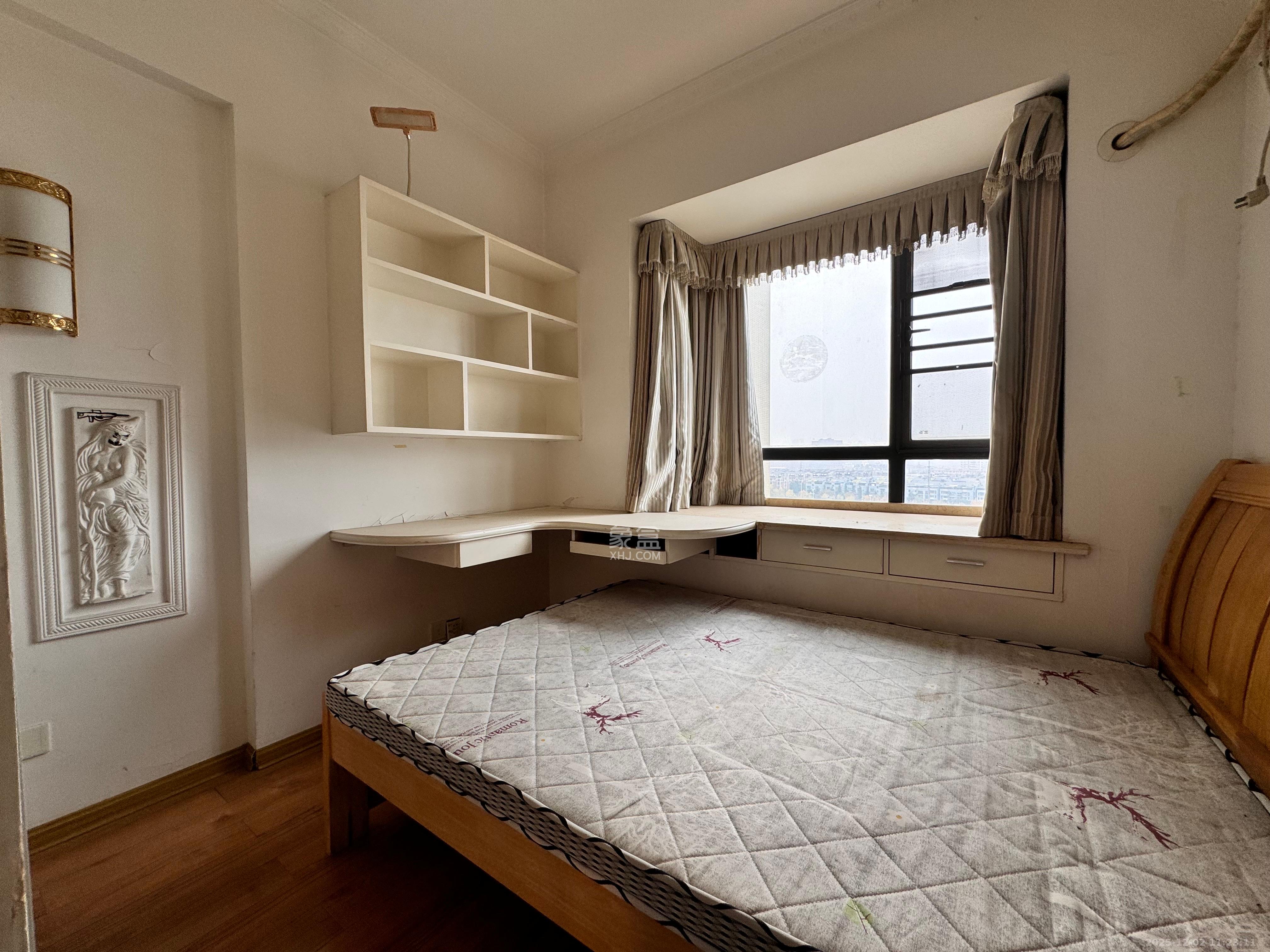 莱茵城 3室2厅2卫 2200.0元/月 莱茵城 3室2厅2卫 2200.0元/月室内图