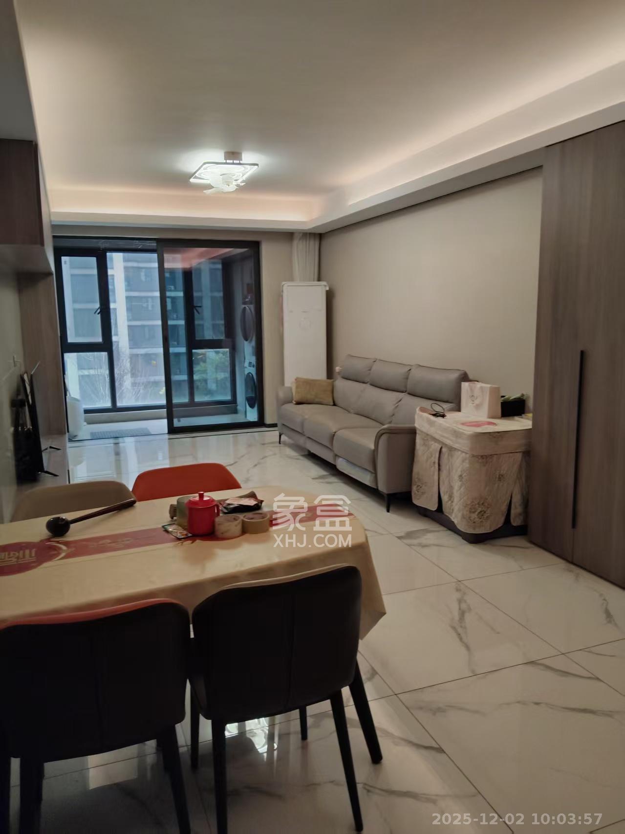 中海阅麓山一期  3室2厅2卫    3500.0元/月