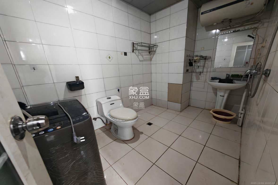 自由.com(自由大厦) 1室1厅1卫 1300.0元/月 自由.com(自由大厦) 1室1厅1卫 1300.0元/月室内图