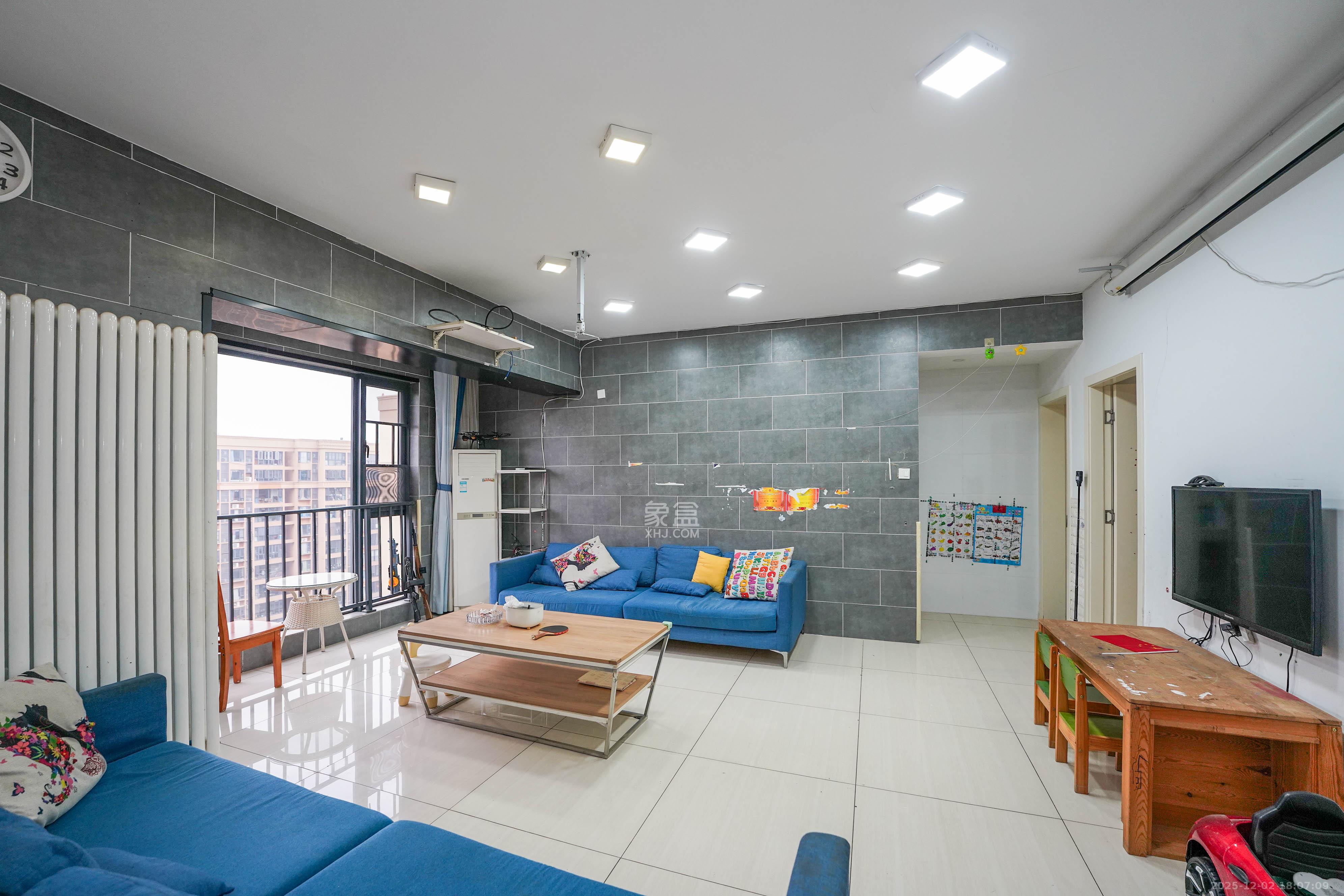 怡海星城  3室2厅2卫    70.0万