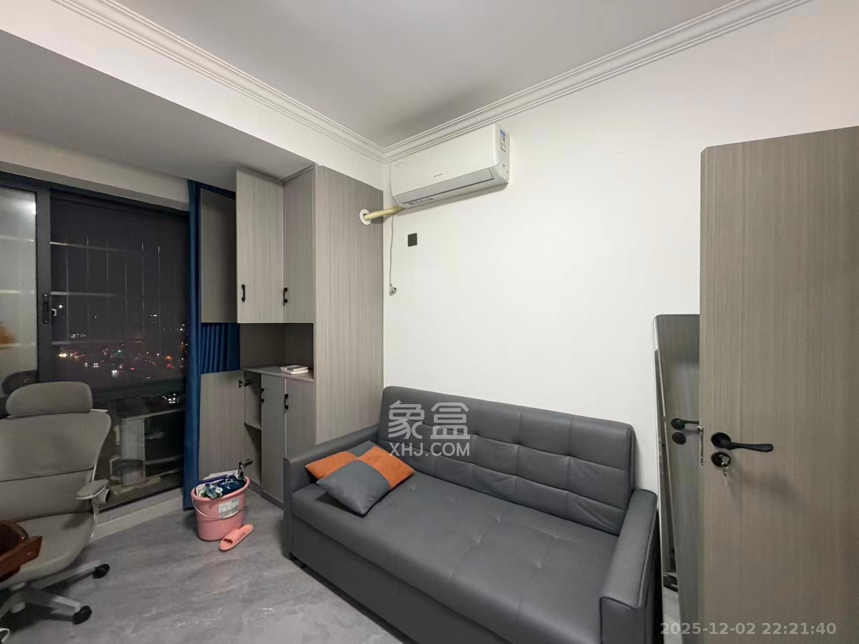 东岸梅园小区  2室1厅1卫    1800.0元/月