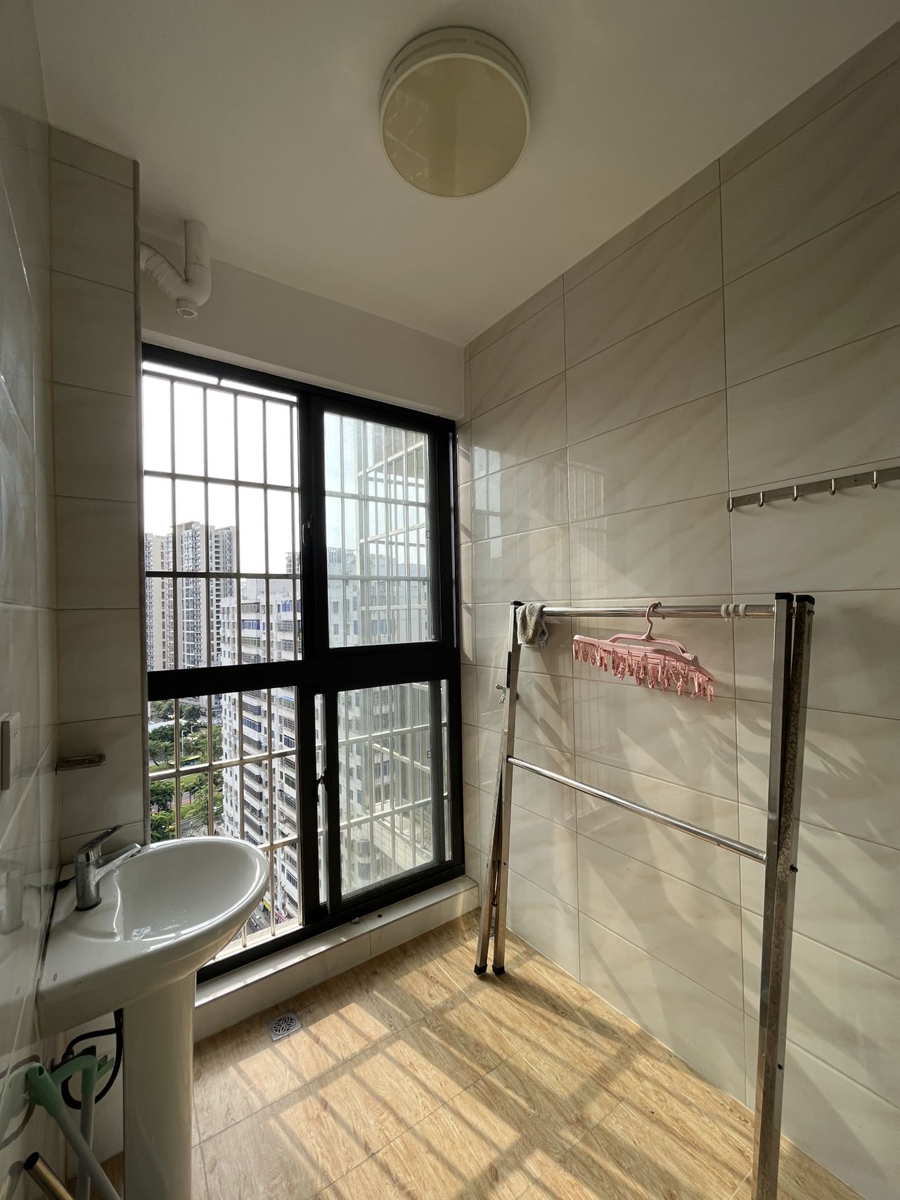 美丽华居 2室1厅1卫 2400.0元/月 美丽华居 2室1厅1卫 2400.0元/月室内图