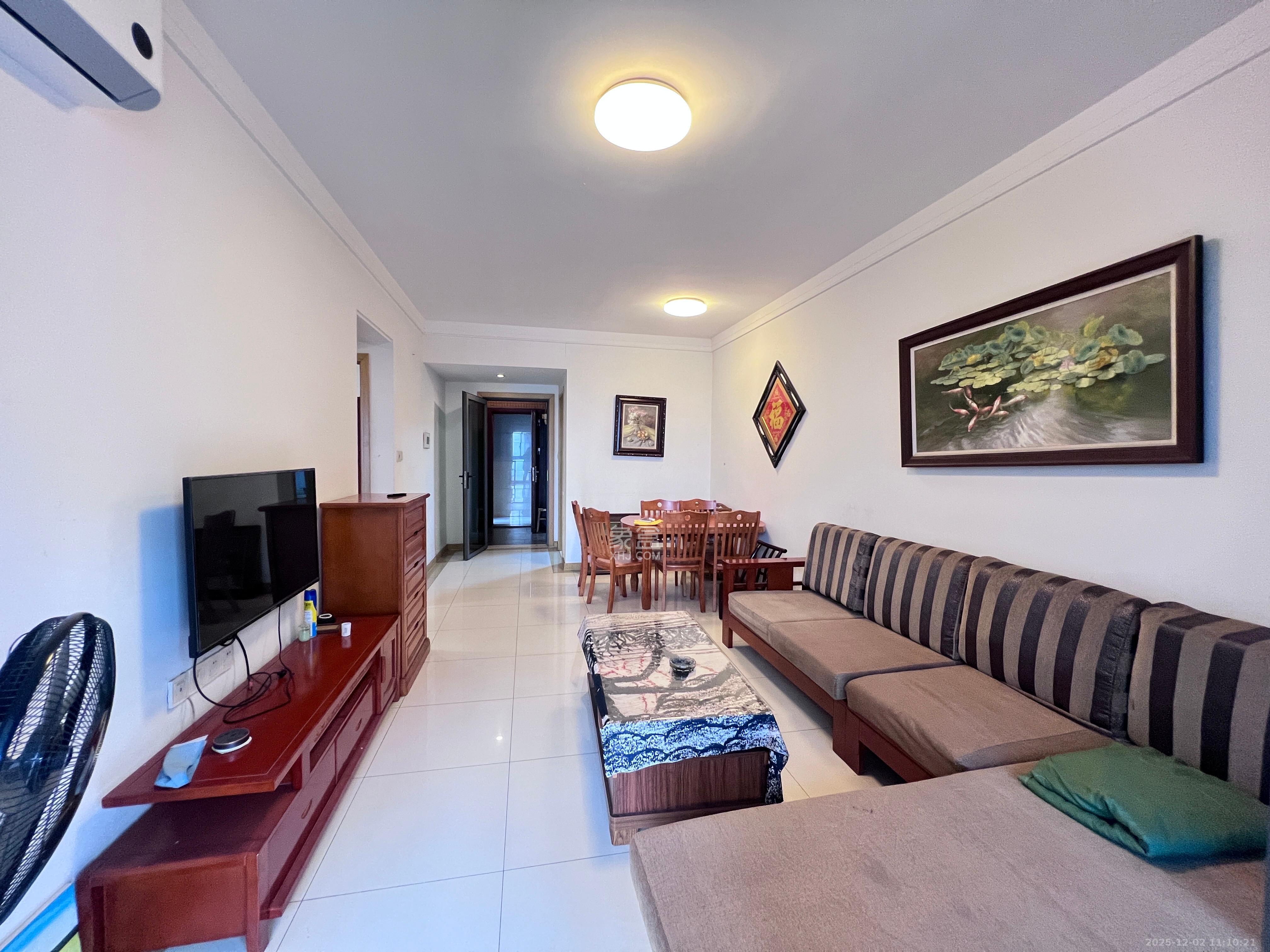 珠江花城三期锦鲤  1室2厅1卫    2100.0元/月