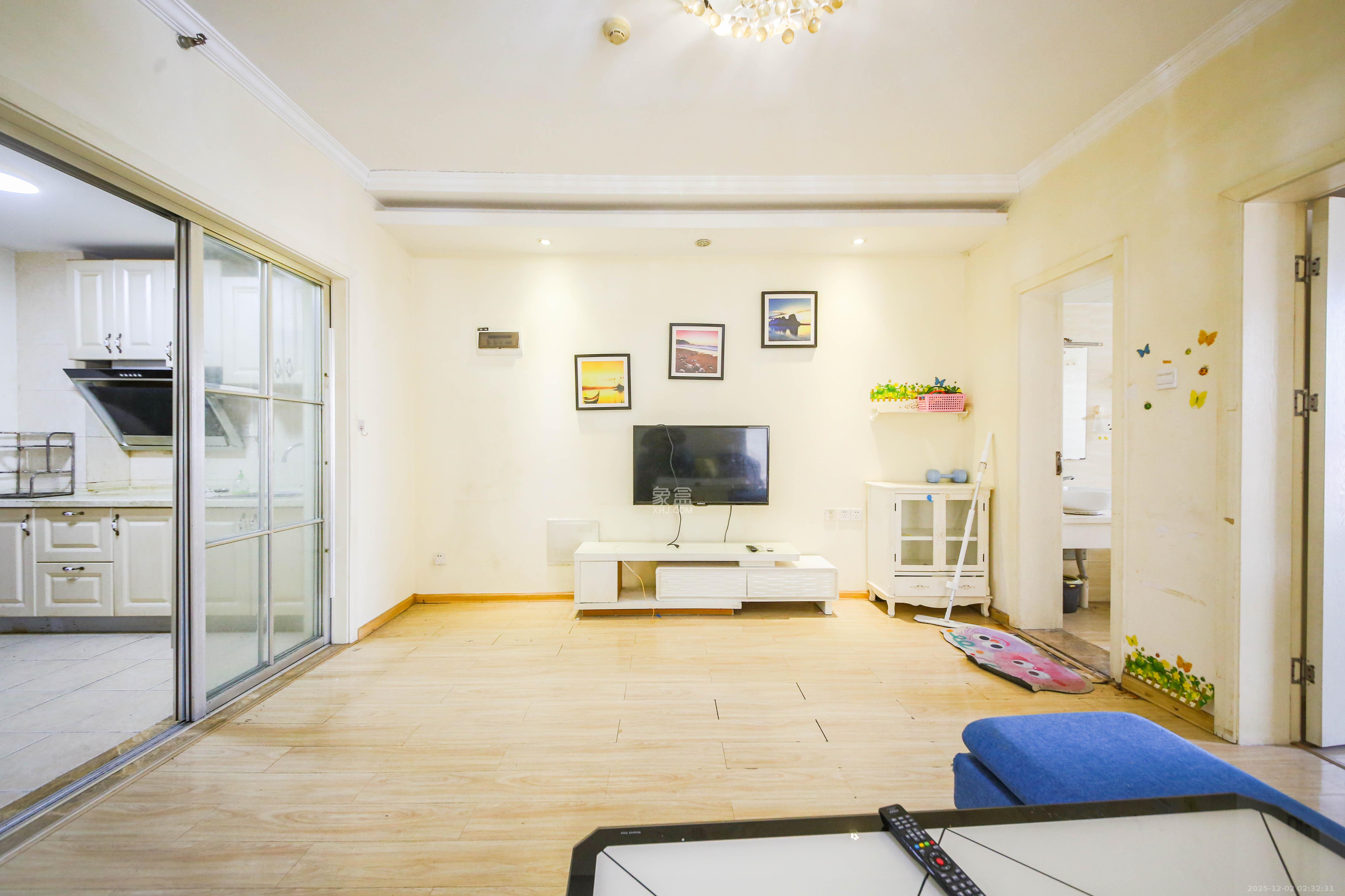 万芙锦城  1室1厅1卫    34.0万客厅