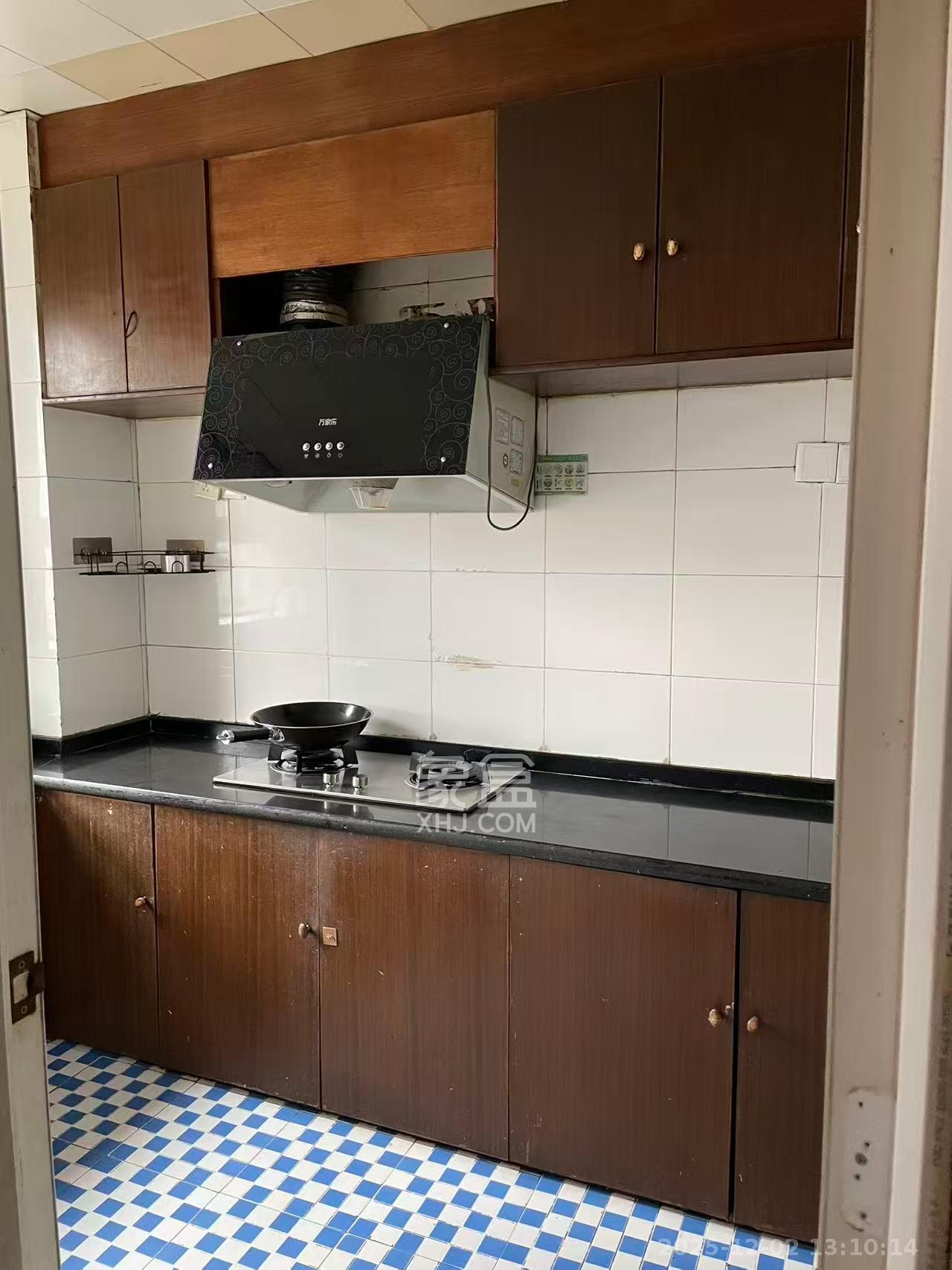 莲湖大厦  3室2厅2卫    3500.0元/月室内图