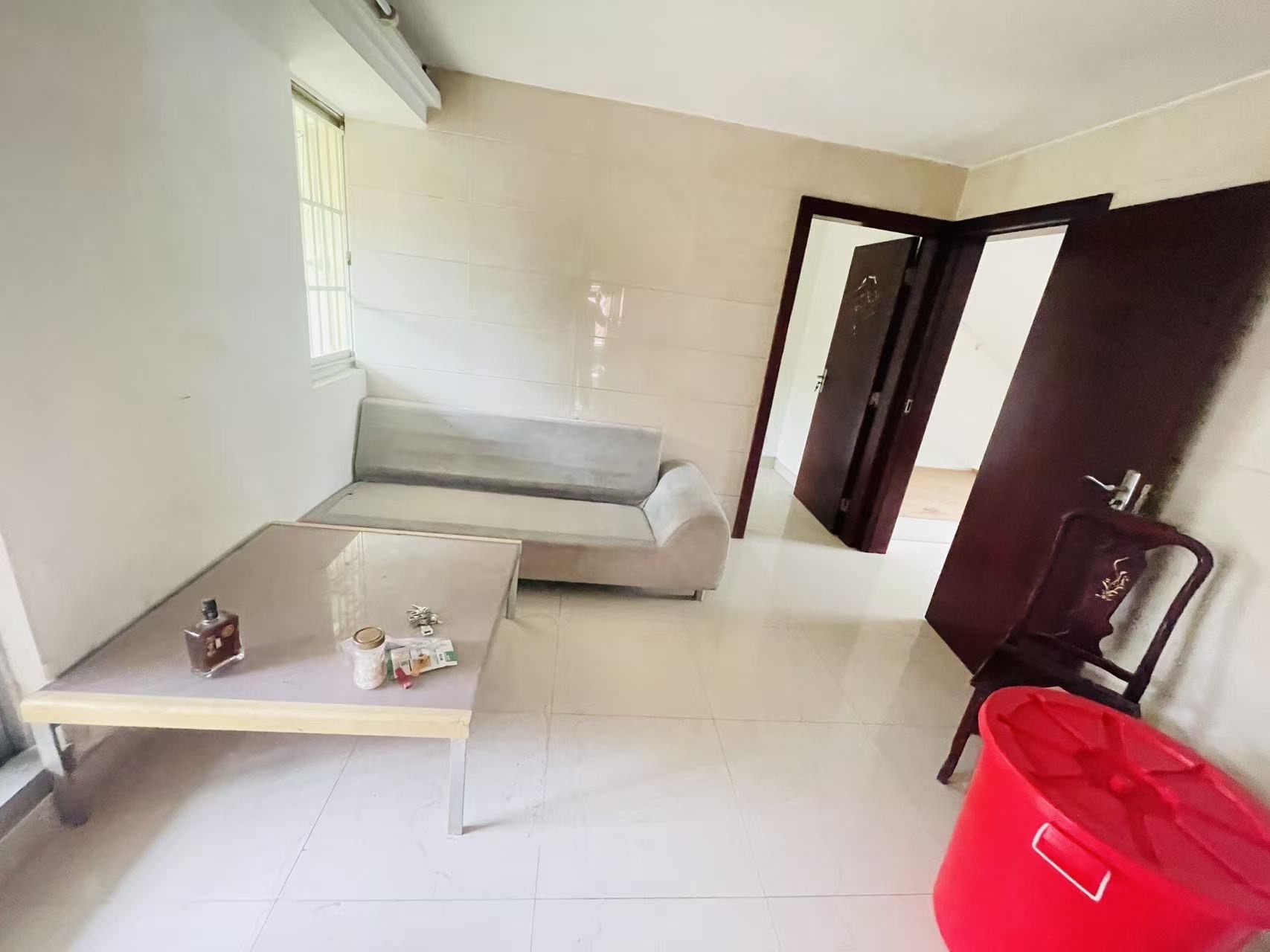 绿色佳园  5室2厅2卫    3000.0元/月室内图