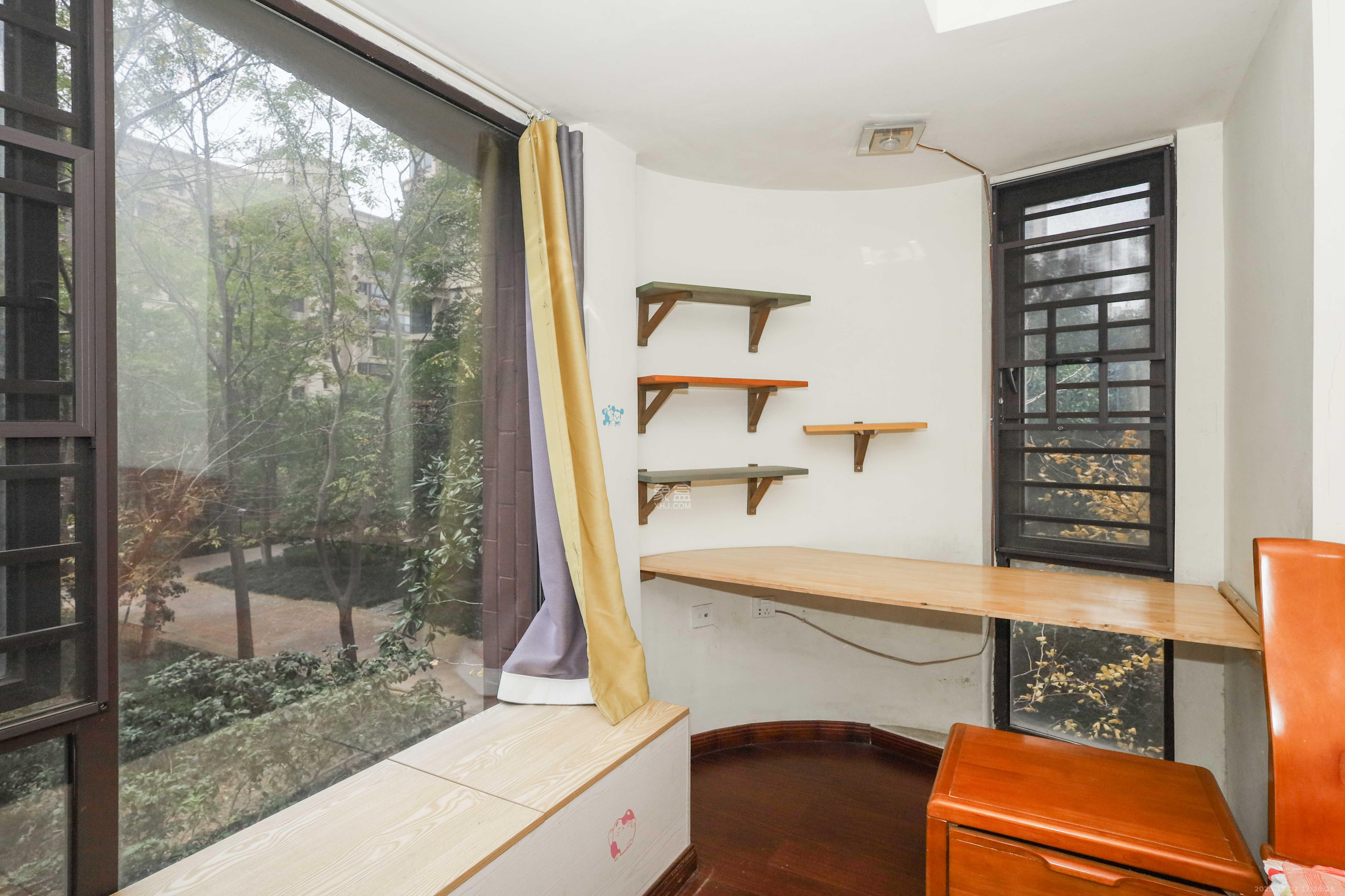 保利麓谷林语F区 1室2厅2卫 89.8万 保利麓谷林语F区 1室2厅2卫 89.8万卧室