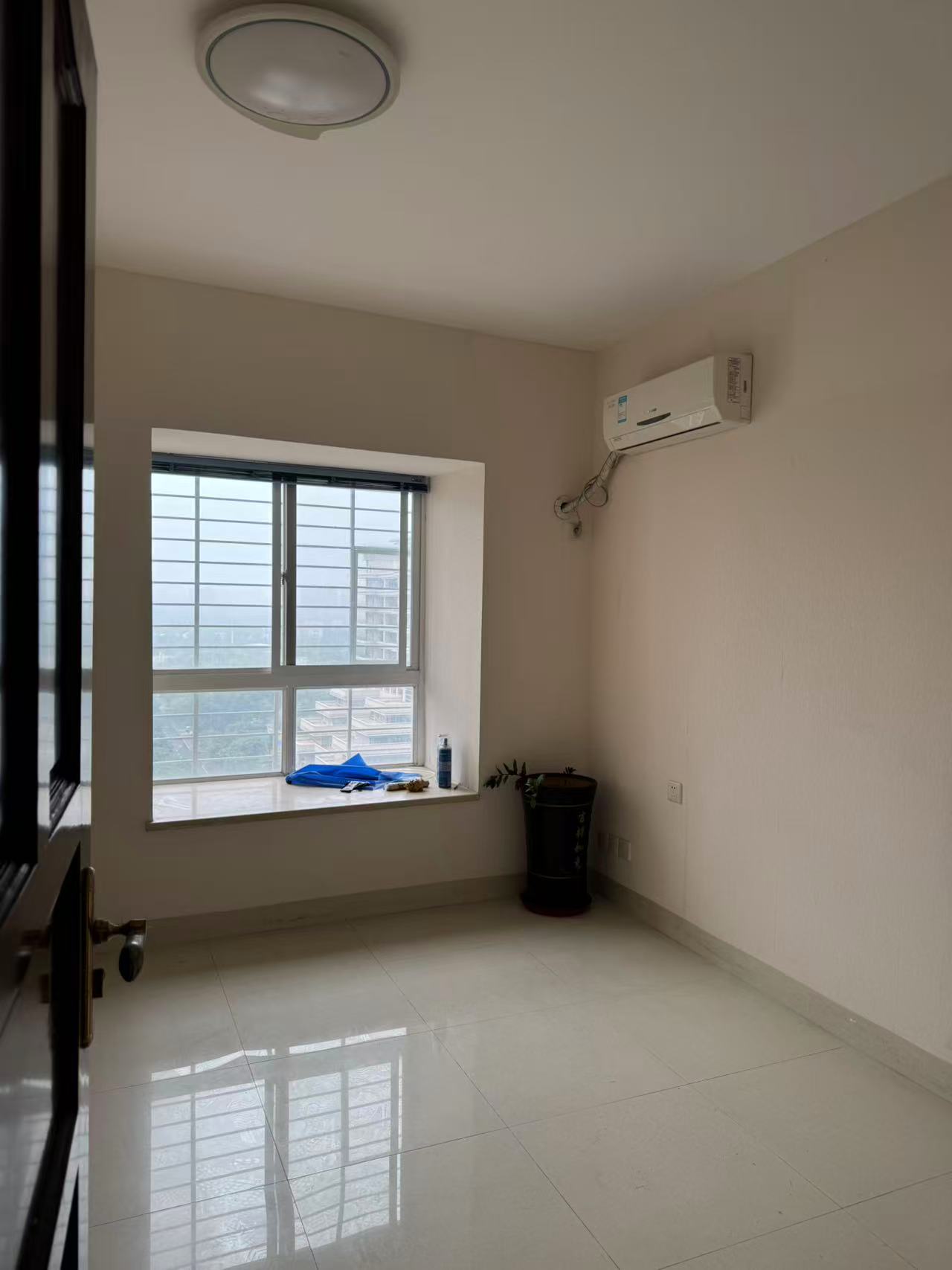 法苑里  3室2厅1卫    3500.0元/月室内图