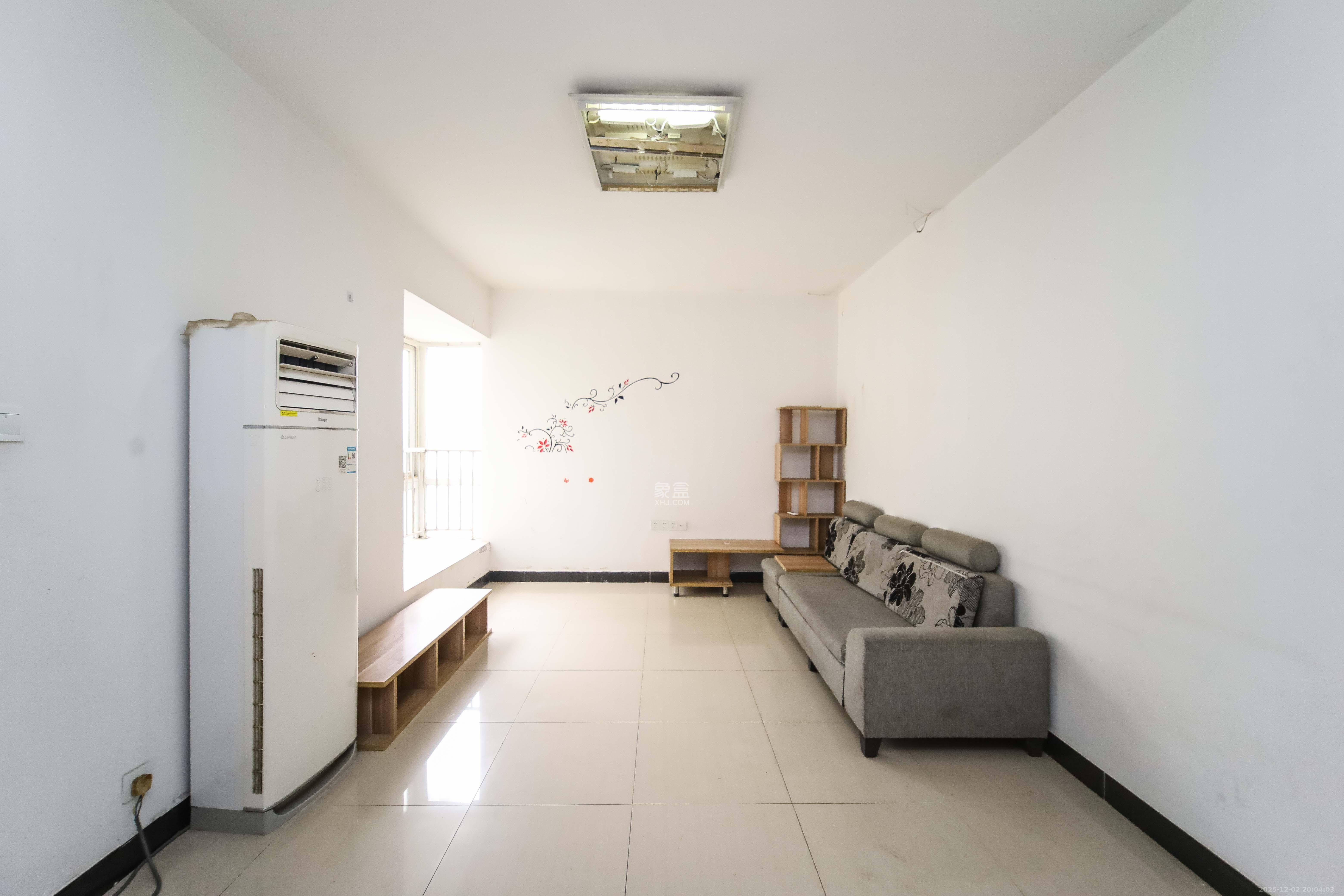 泊爱蓝湾  3室2厅1卫    75.0万