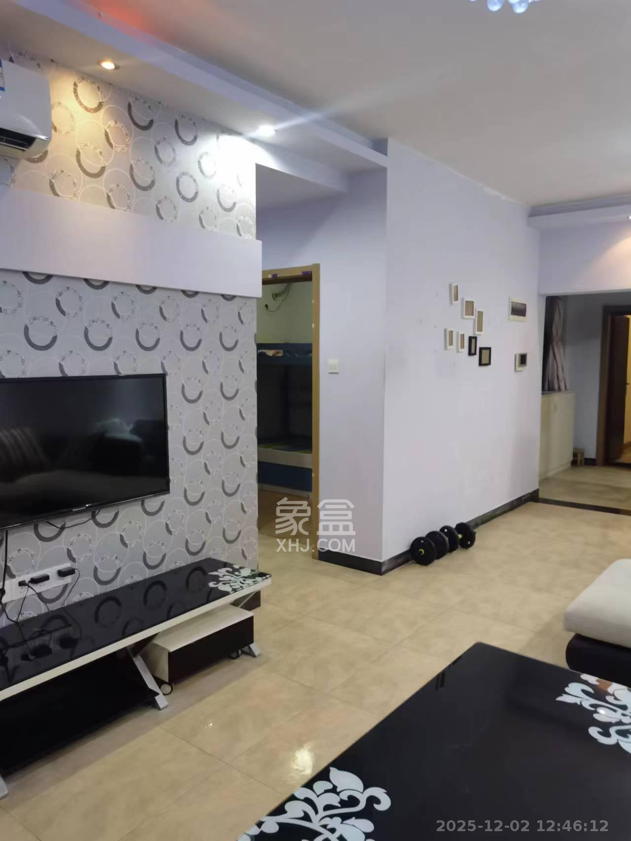 湘府十城（汇财御景湾新寓,汇财国际）  1室2厅1卫    2000.0元/月室内图