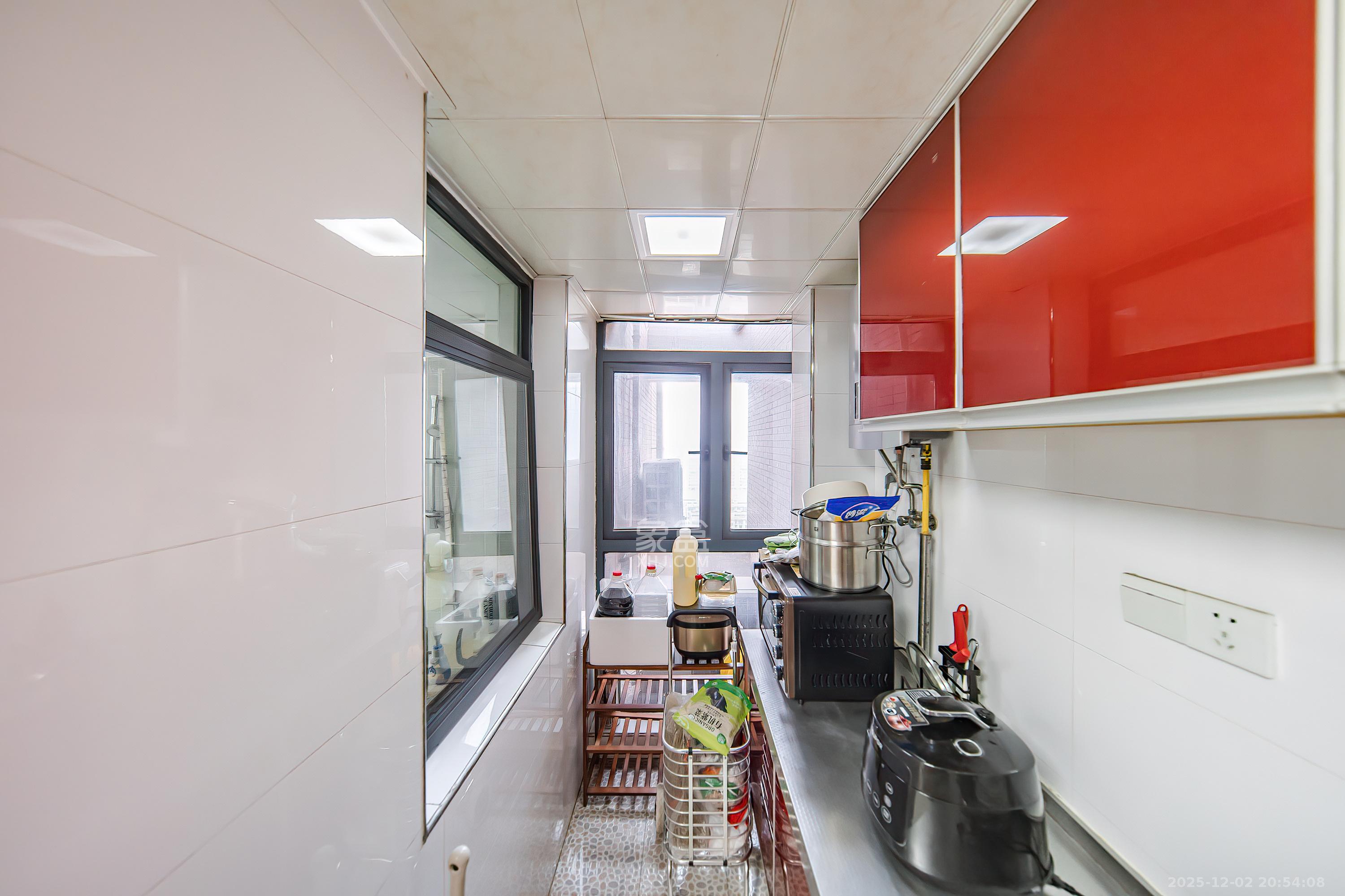 公园9号 3室2厅2卫 195.0万 公园9号 3室2厅2卫 195.0万厨房