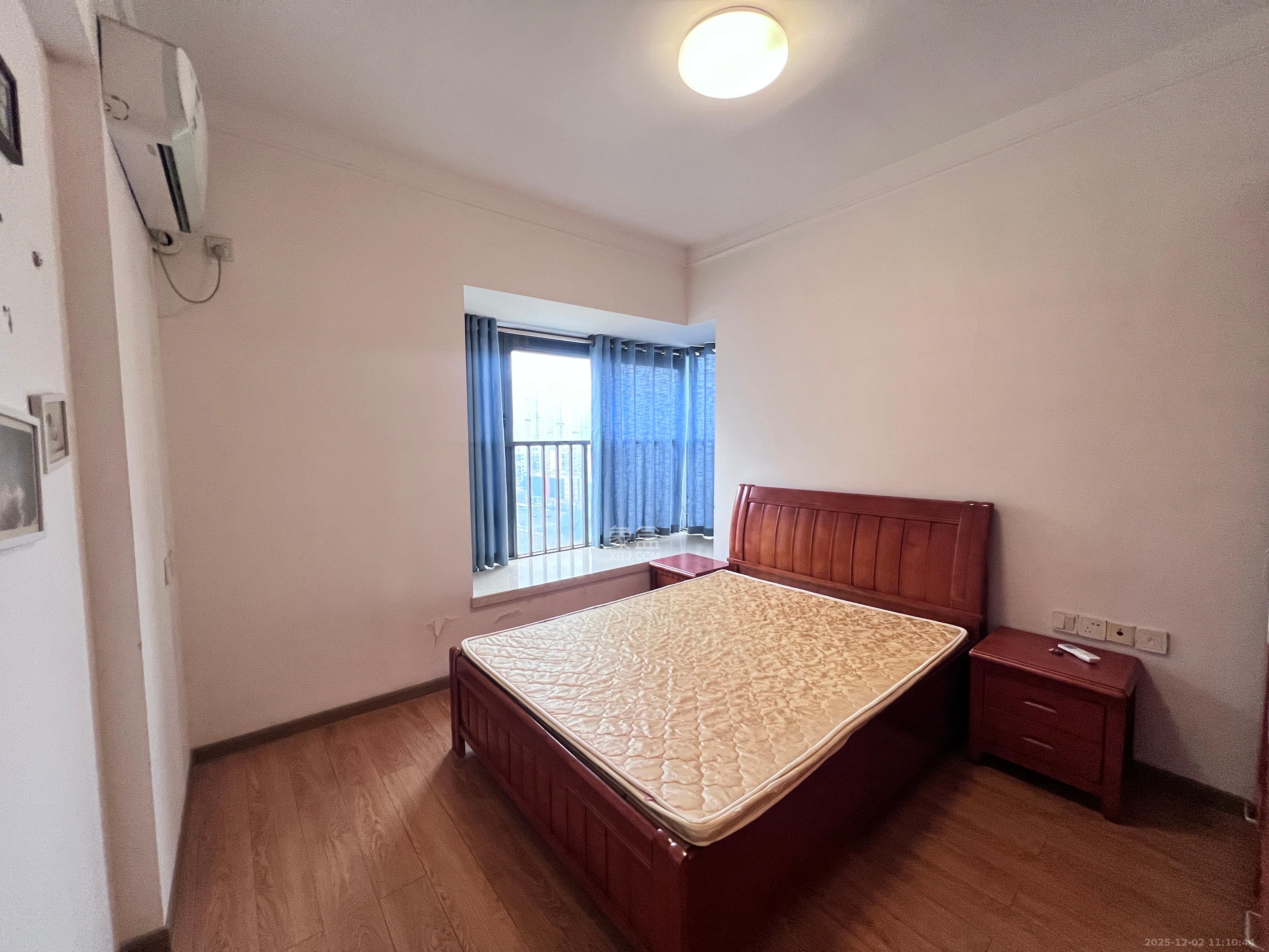 珠江花城三期锦鲤  1室2厅1卫    2100.0元/月室内图