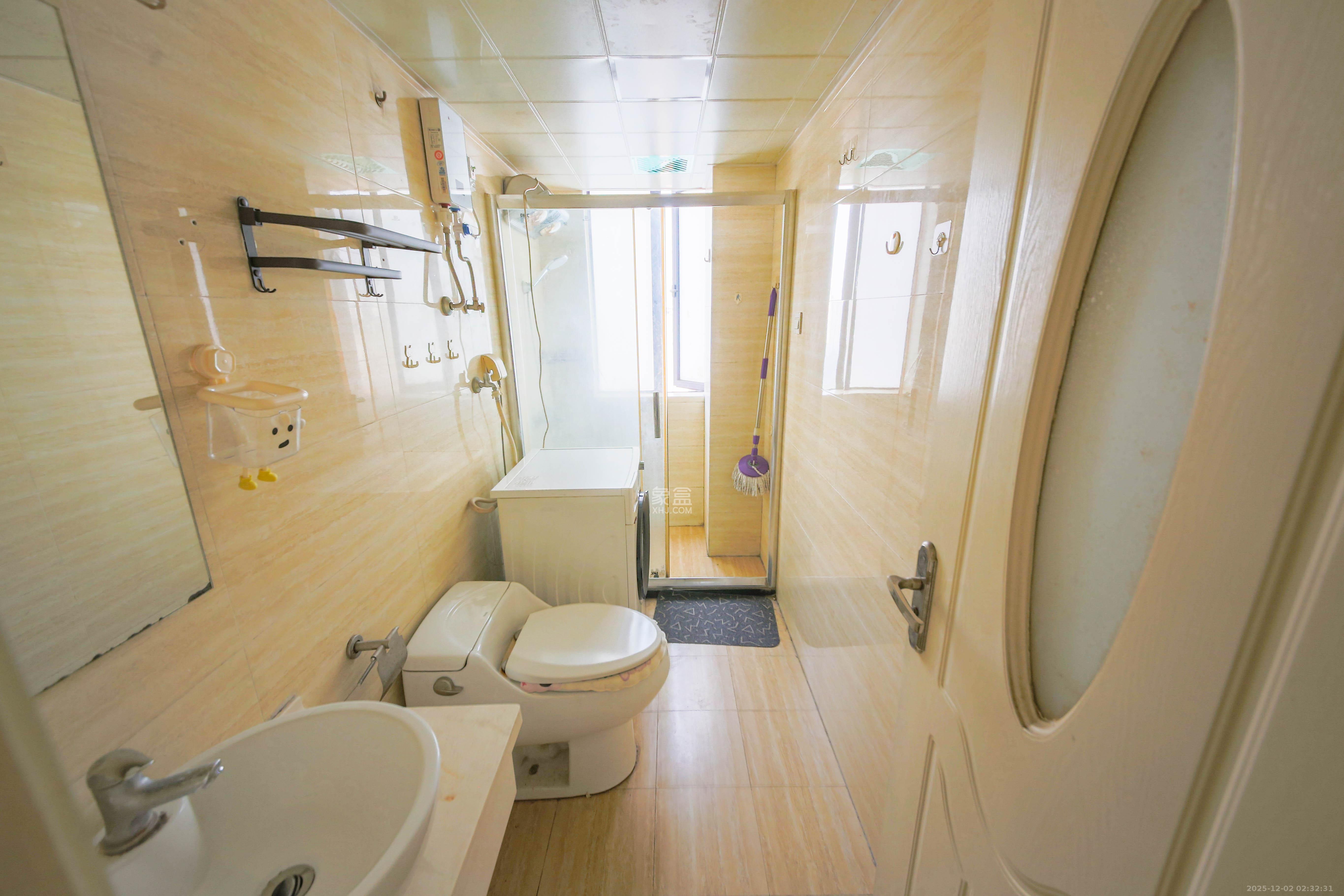 万芙锦城  1室1厅1卫    34.0万卫生间