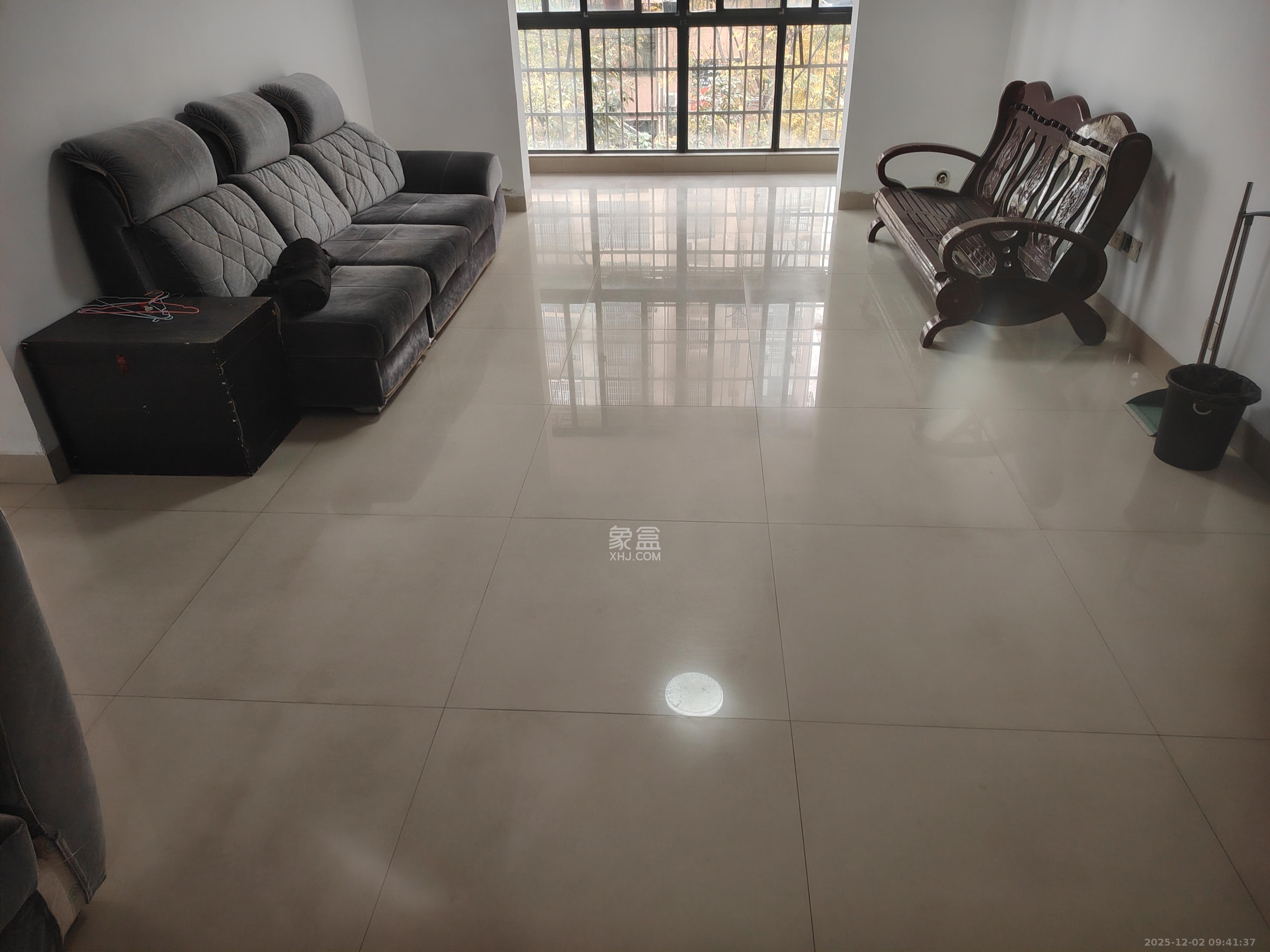 岳华嘉园  3室2厅2卫    2000.0元/月