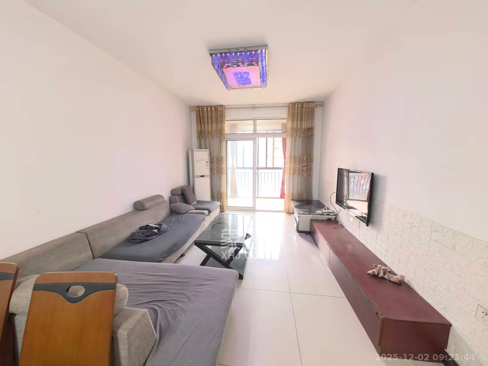 山水湾  2室2厅1卫    1600.0元/月室内图