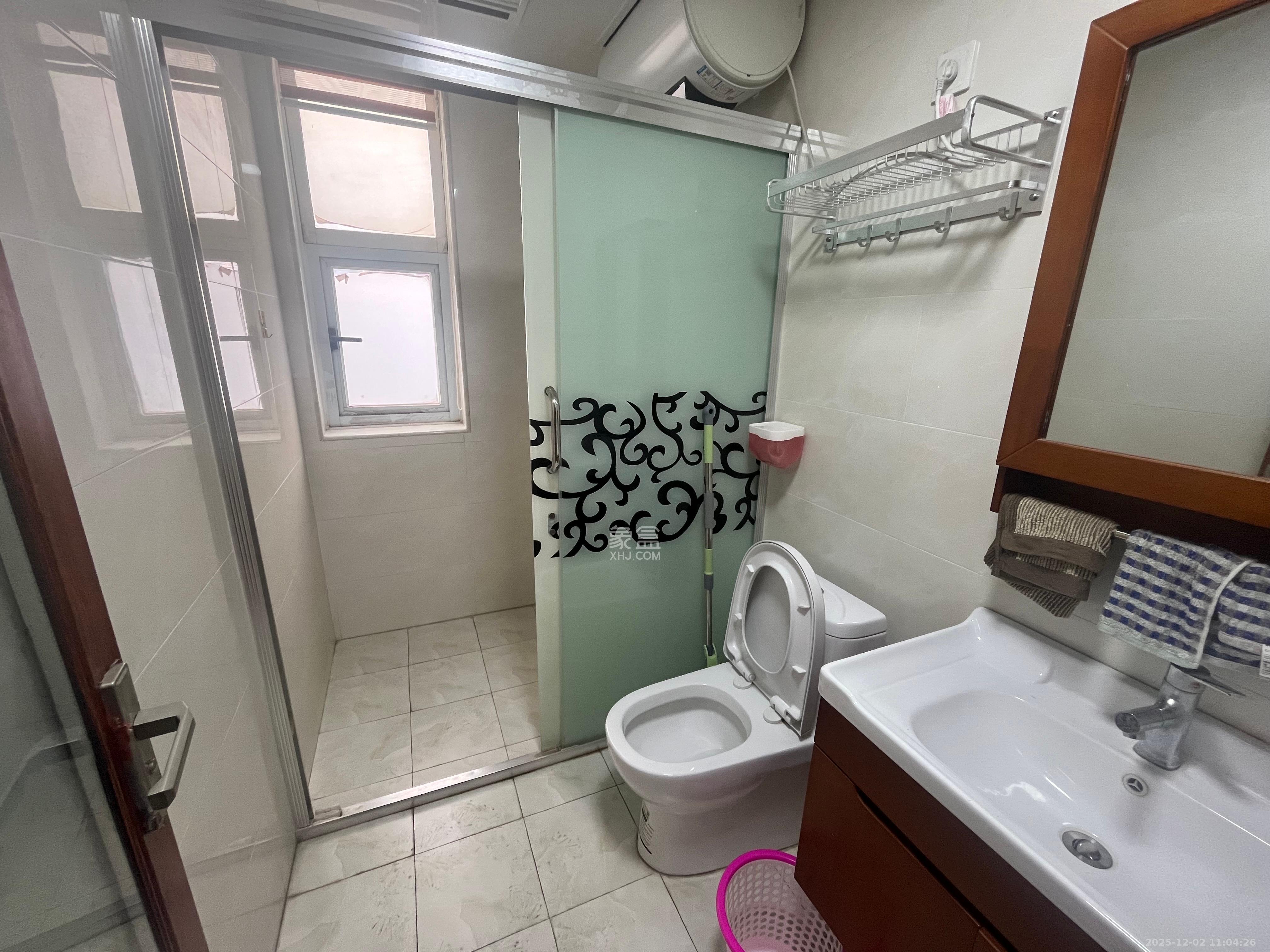 康欣园 3室2厅2卫 2000.0元/月 康欣园 3室2厅2卫 2000.0元/月室内图