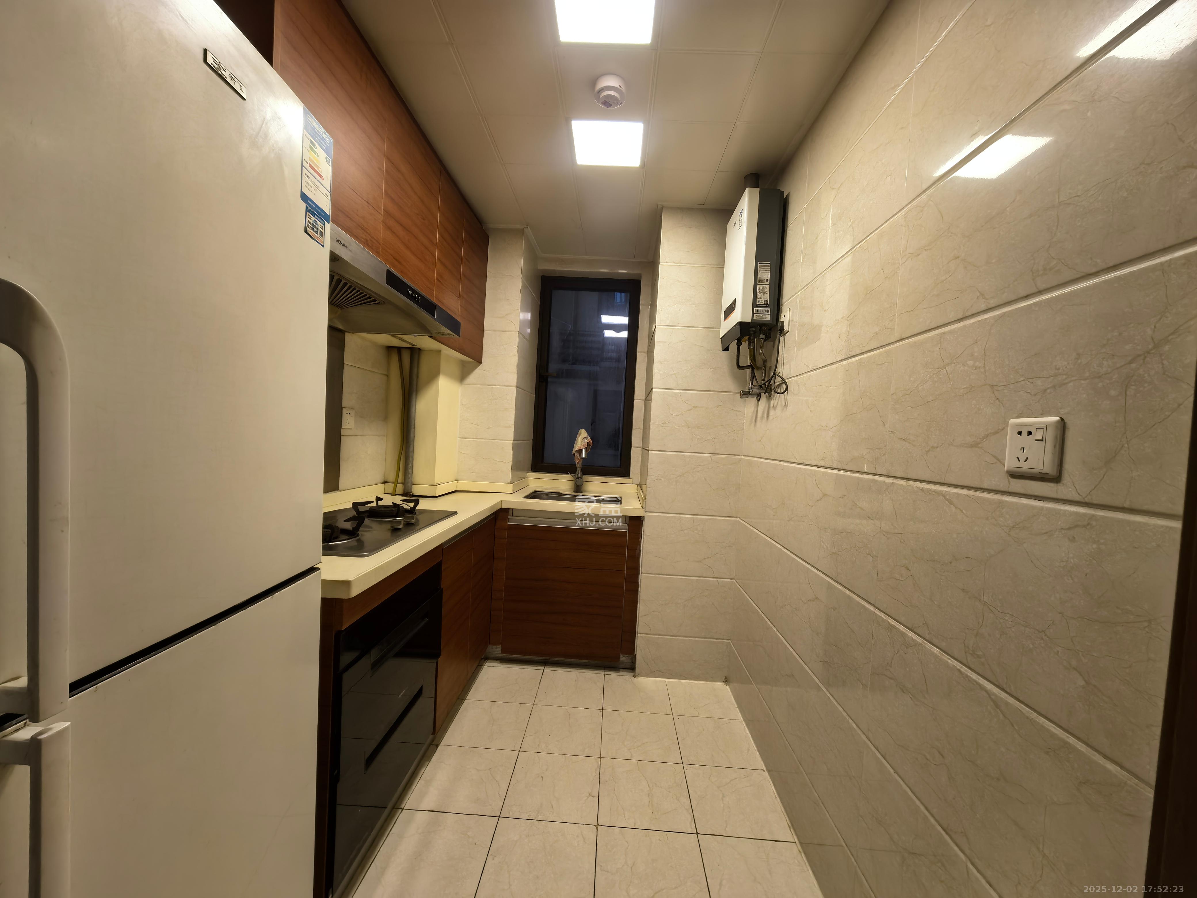 龙湖水晶郦城  3室2厅1卫    2800.0元/月室内图