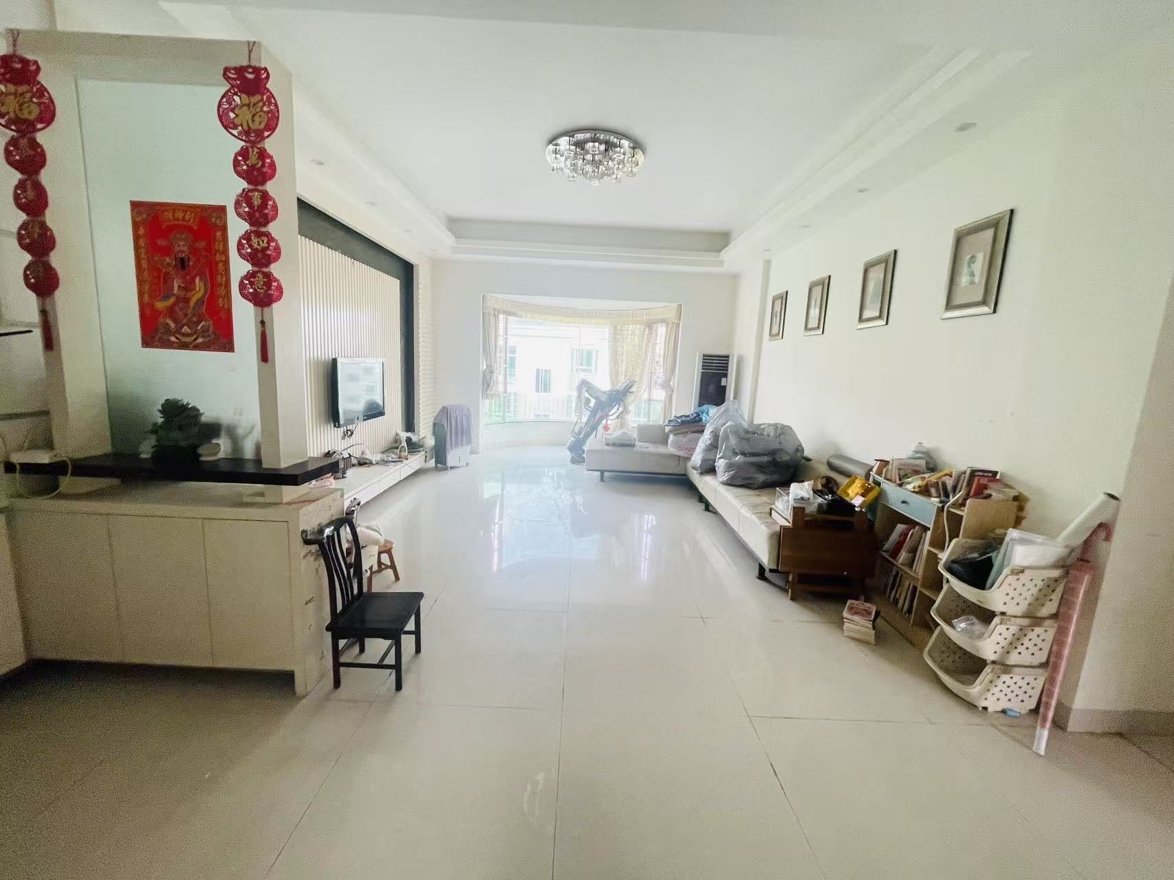 绿色佳园  5室2厅2卫    3000.0元/月