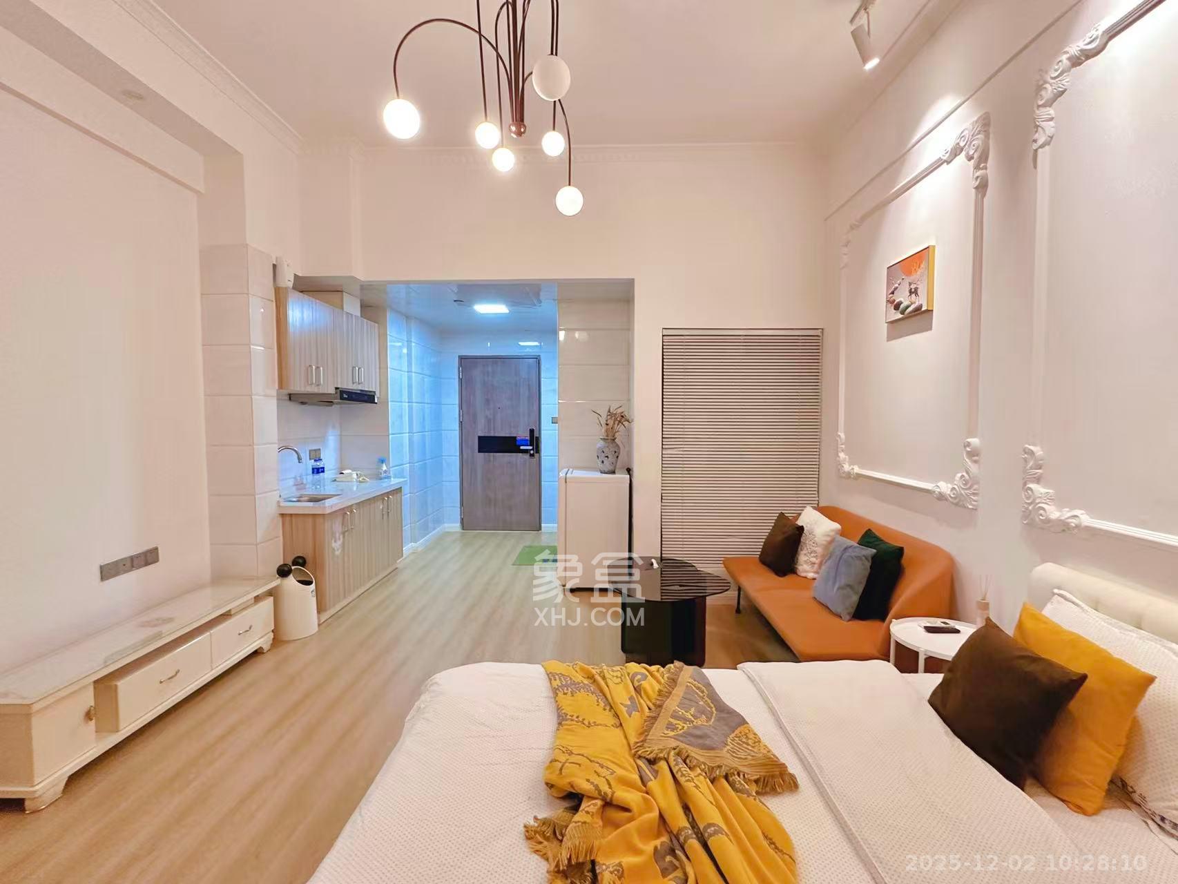 新世界广场  1室1厅1卫    1500.0元/月