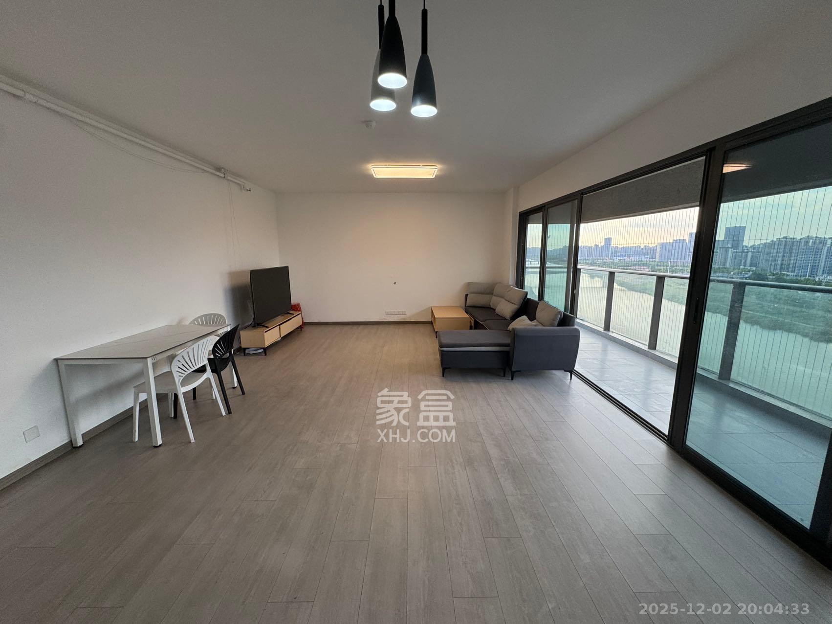 阳光城尚东湾愉景苑  4室2厅2卫    3800.0元/月