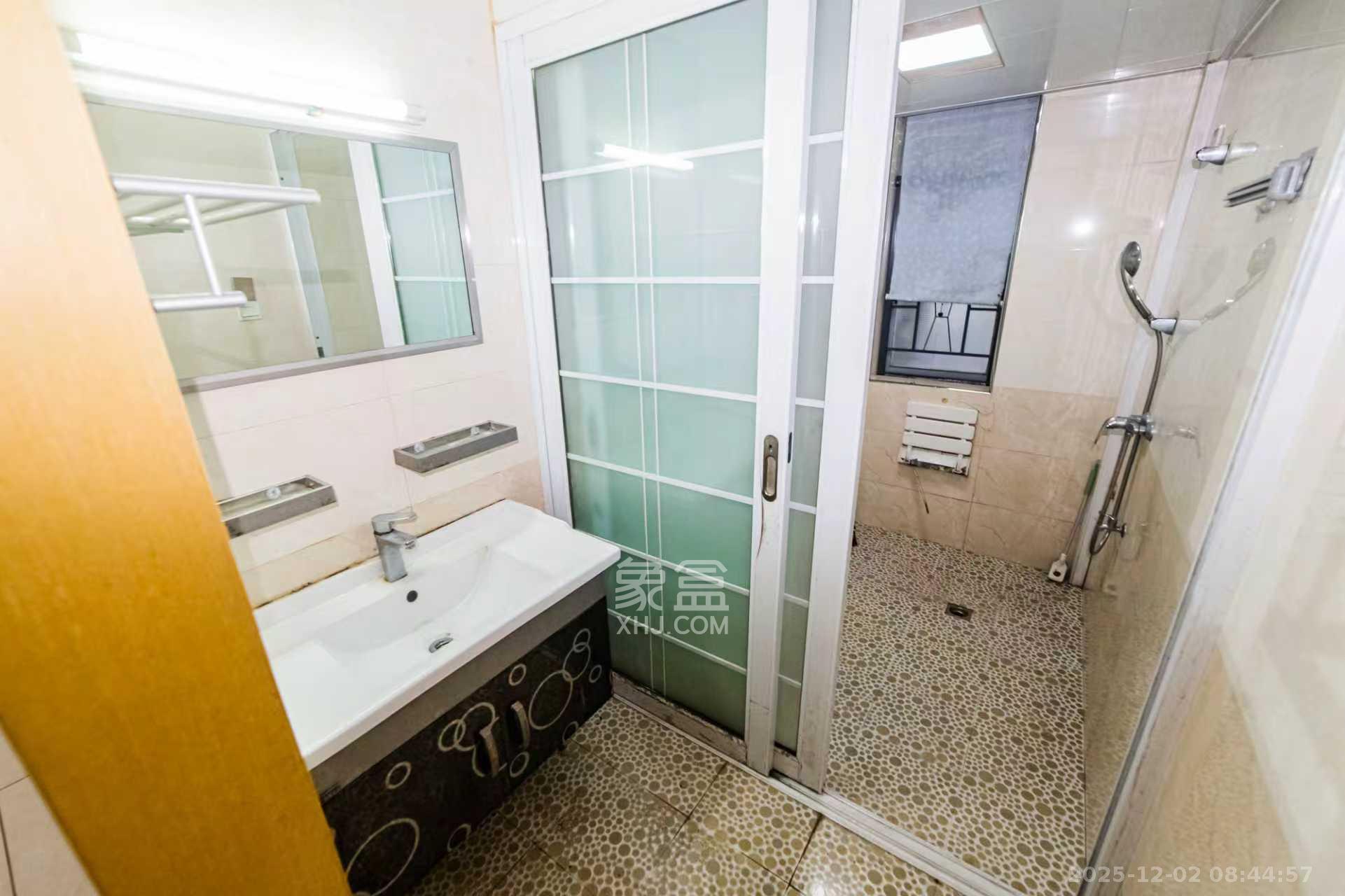 滨江君悦香邸 3室2厅2卫 3200.0元/月 滨江君悦香邸 3室2厅2卫 3200.0元/月室内图