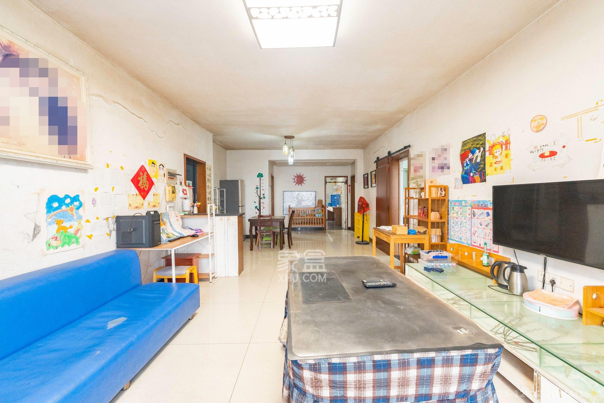 阳光丽景 3室2厅2卫 59.8万 阳光丽景 3室2厅2卫 59.8万客厅