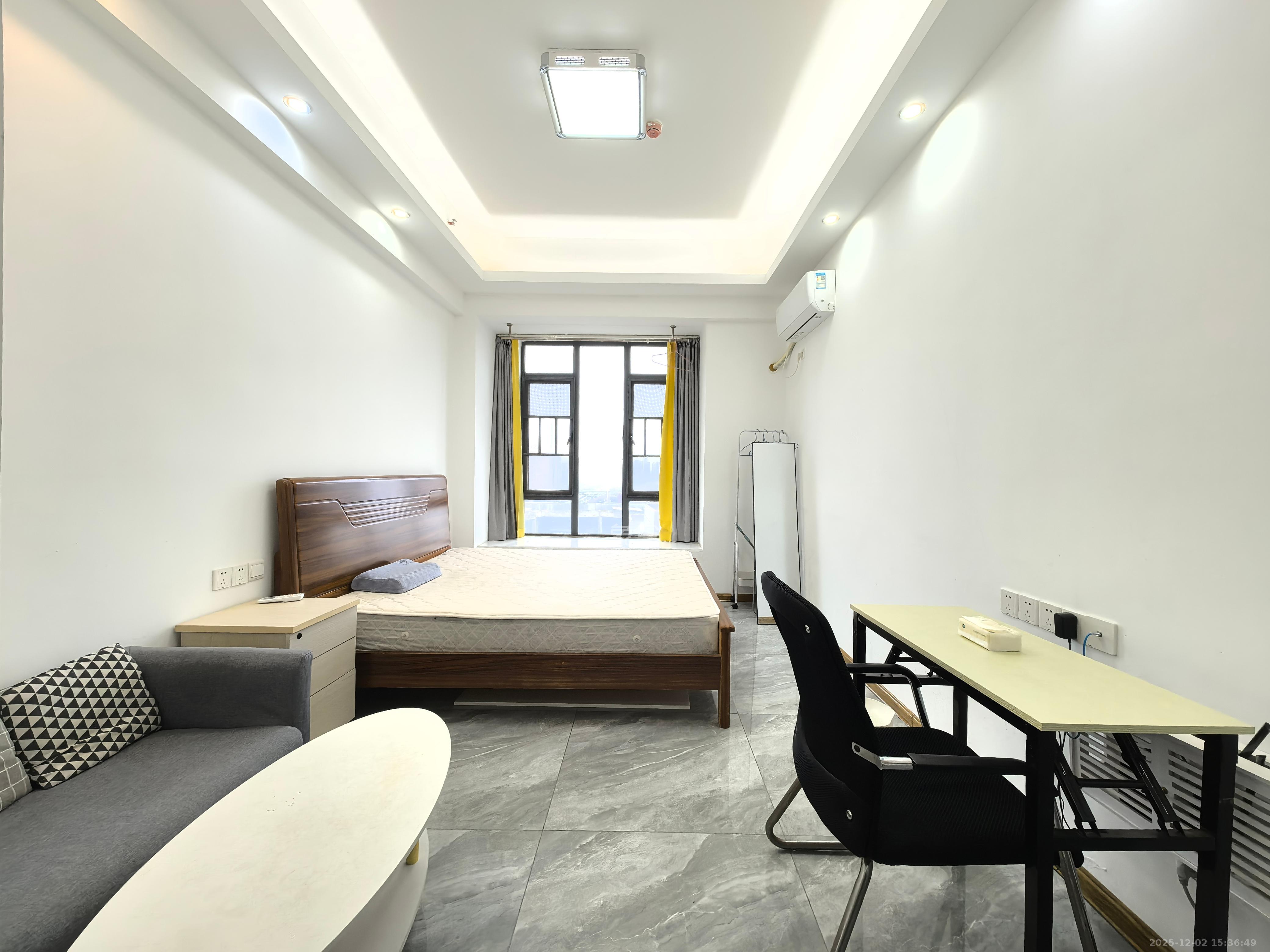 长沙高铁吾悦广场  1室1厅1卫    1400.0元/月