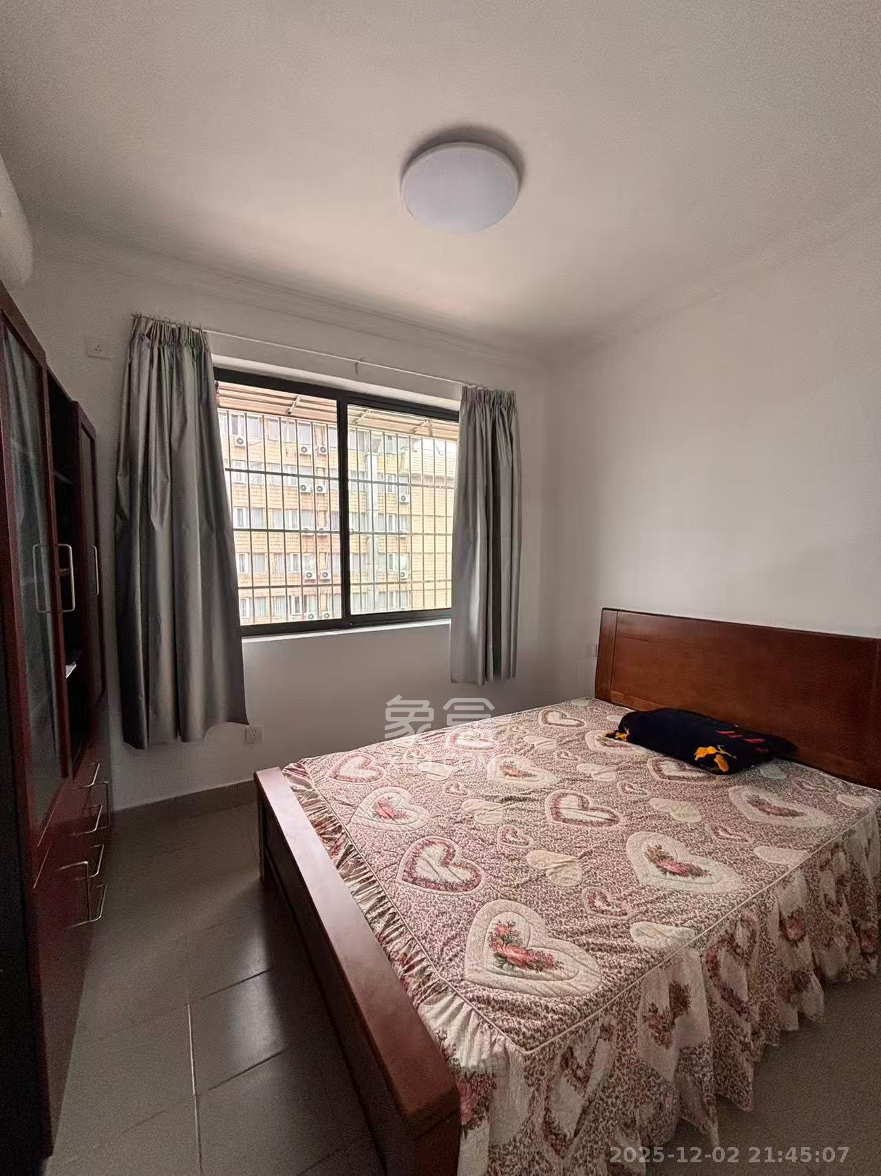 火车站邮政局宿舍 3室2厅1卫 1800.0元/月 火车站邮政局宿舍 3室2厅1卫 1800.0元/月室内图