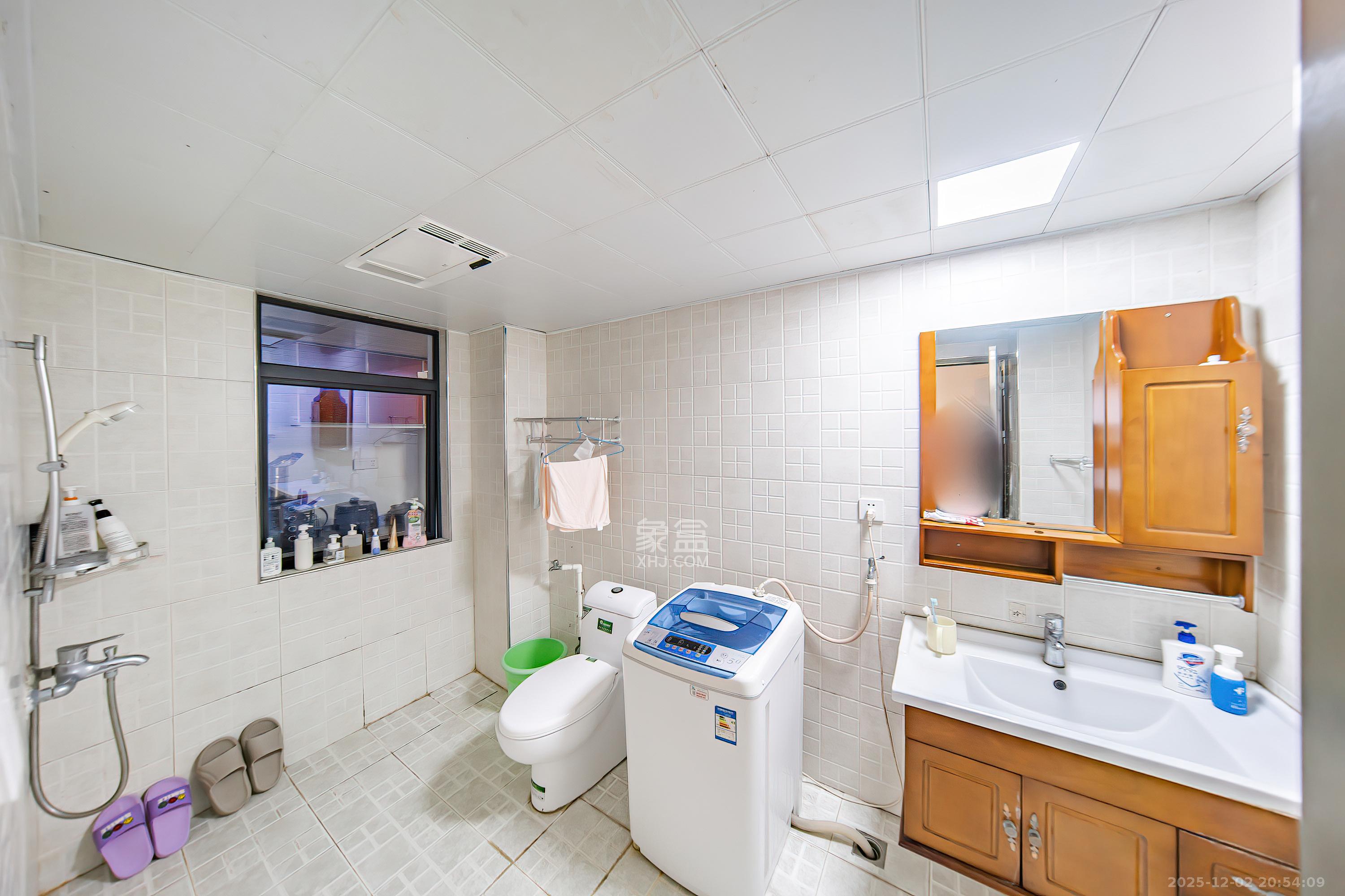 公园9号 3室2厅2卫 195.0万 公园9号 3室2厅2卫 195.0万卫生间