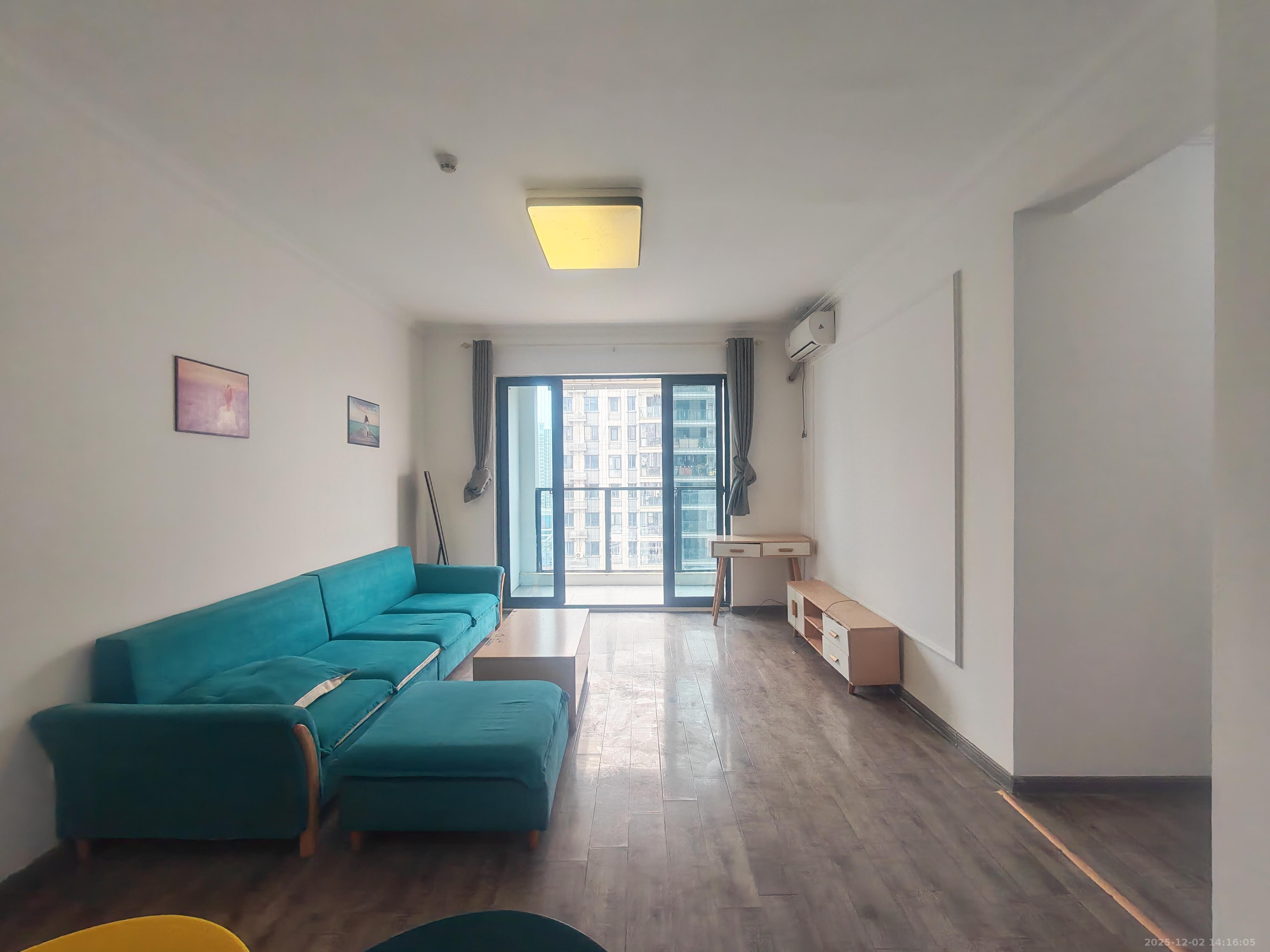 天翼花园（中国电信单位房）  3室2厅1卫    2600.0元/月