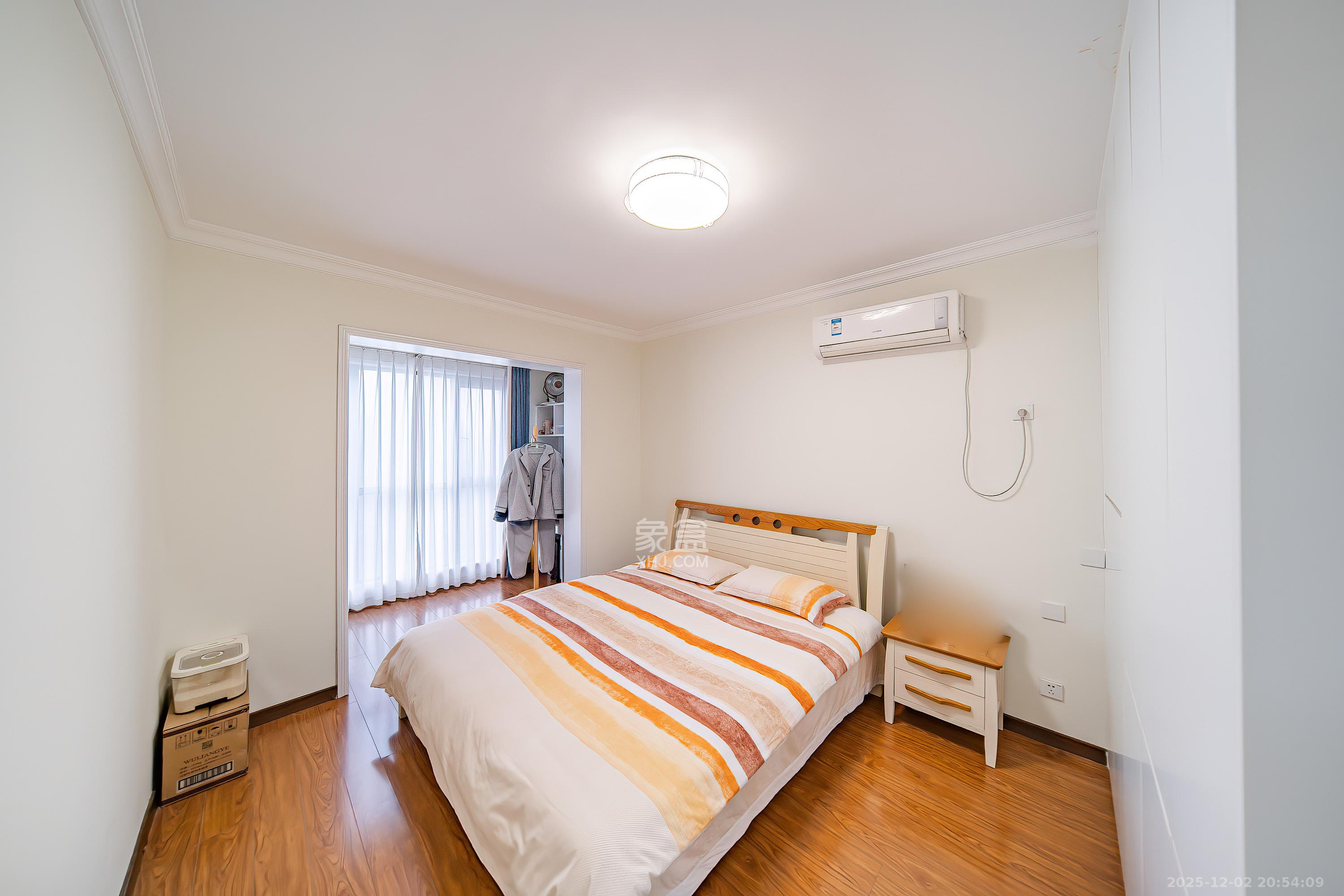 公园9号 3室2厅2卫 195.0万 公园9号 3室2厅2卫 195.0万卧室