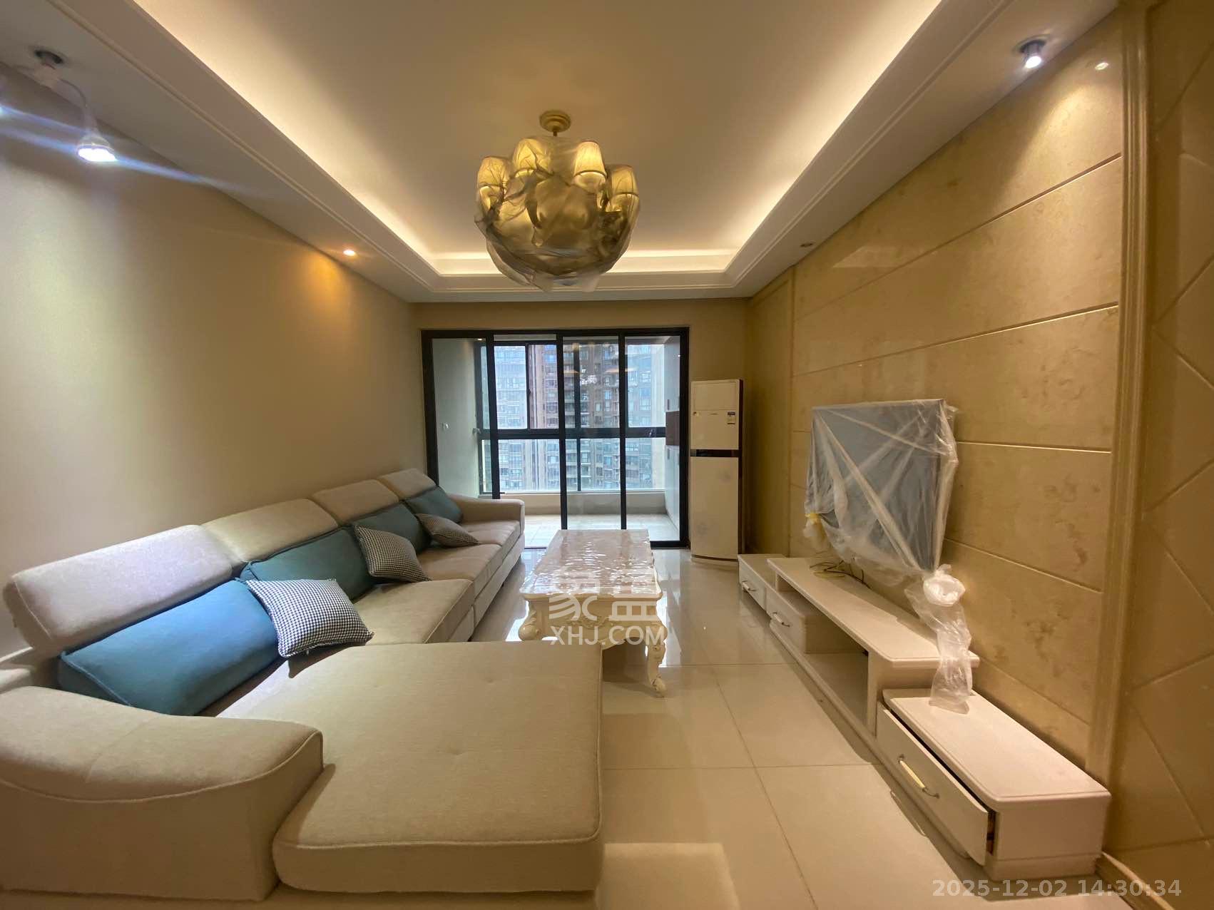 藏珑湖上国际花园  3室2厅2卫    3000.0元/月