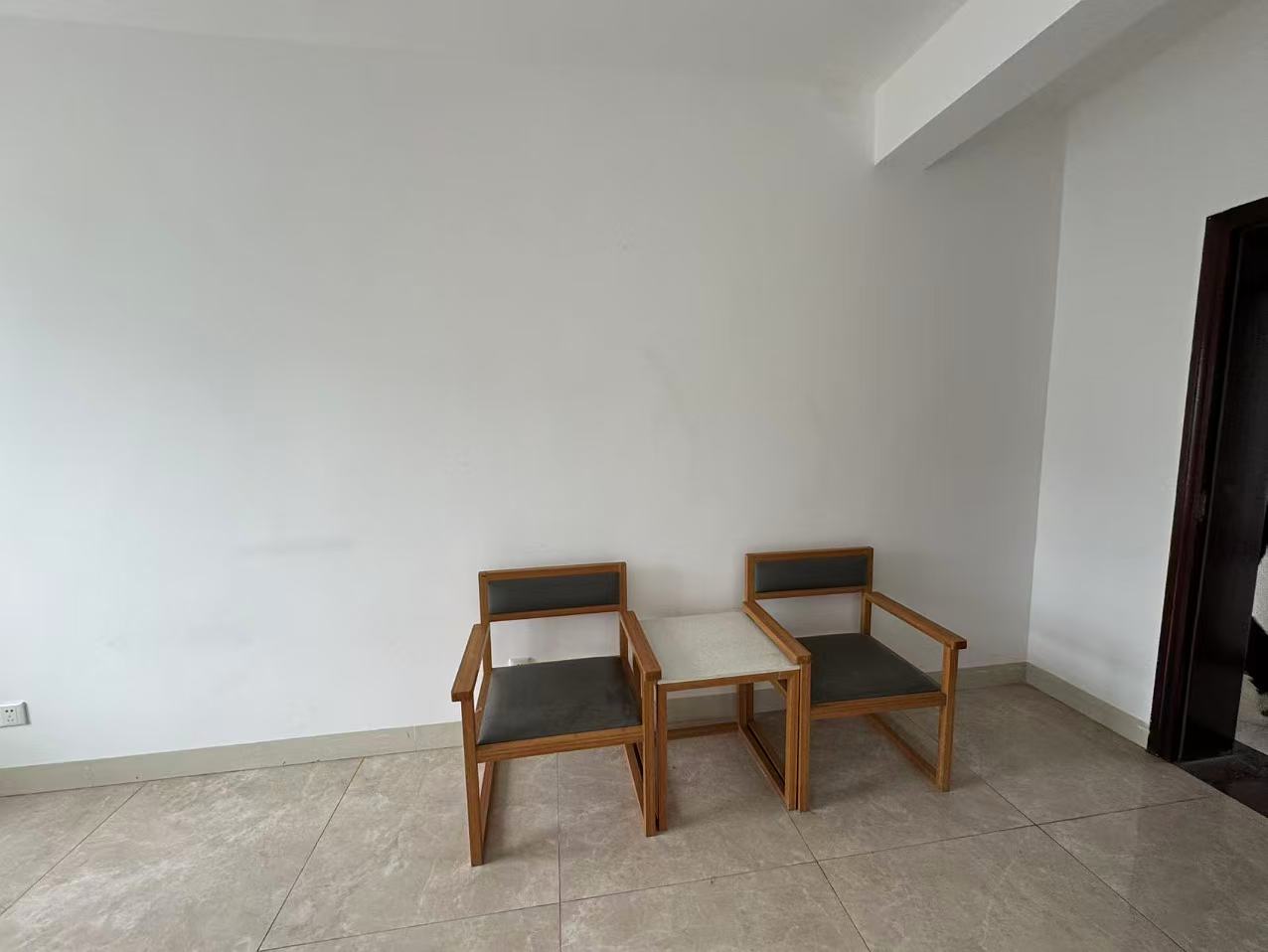 法苑里  3室2厅1卫    3500.0元/月室内图